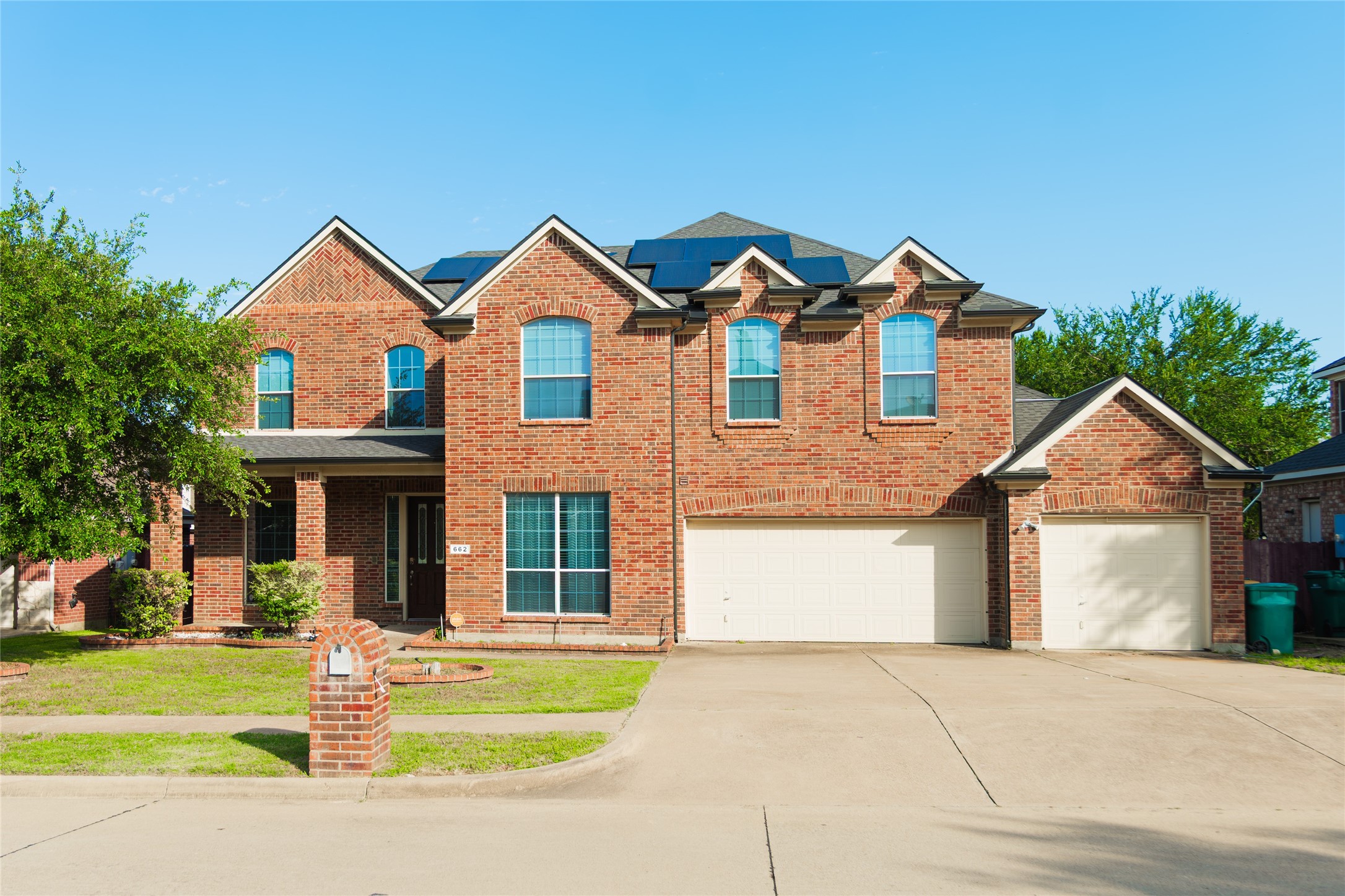 662 Oak Creek Drive Cedar Hill TX 75104