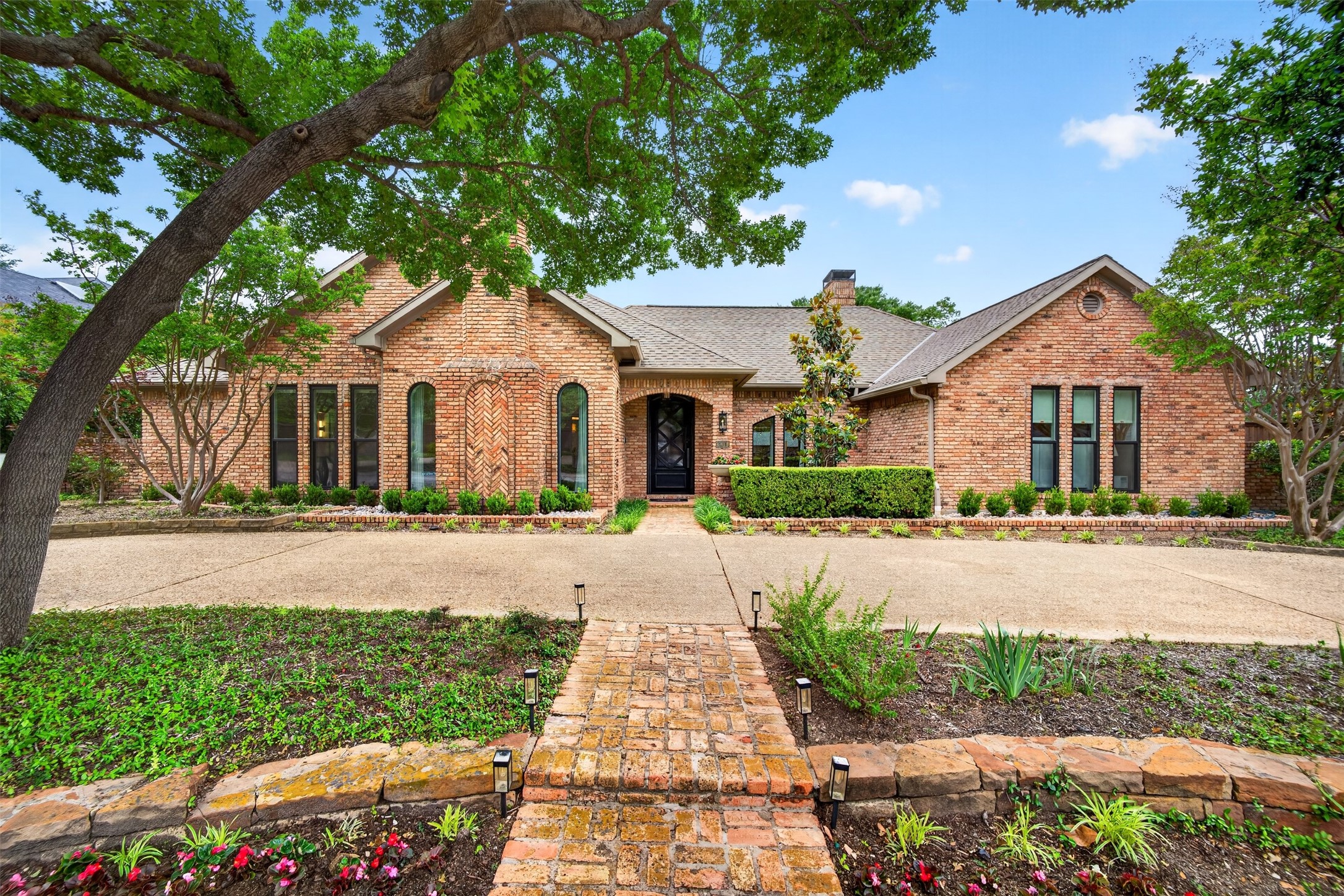 6011 Twin Coves Street Dallas TX 75248