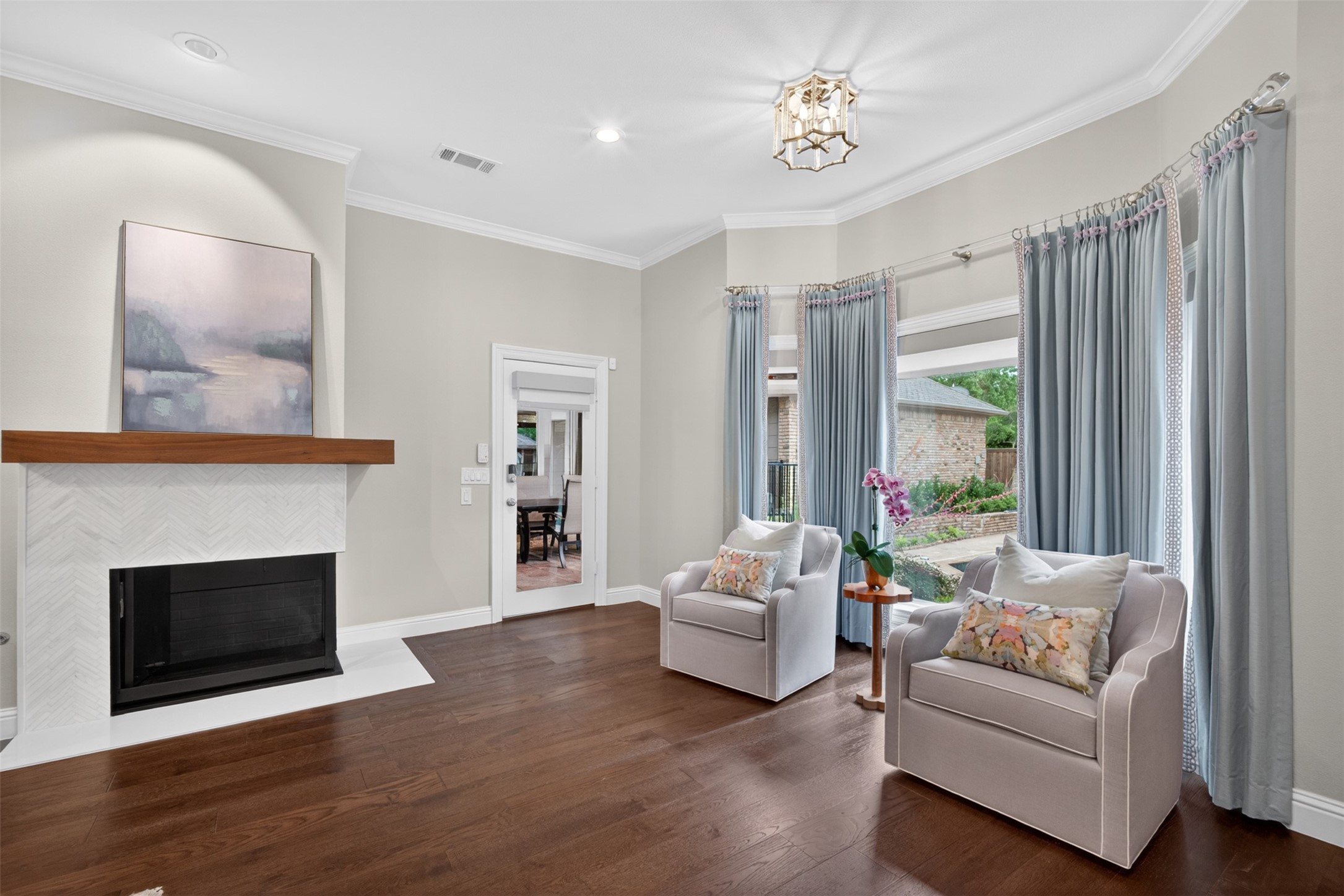 6011 Twin Coves Street Dallas TX 75248