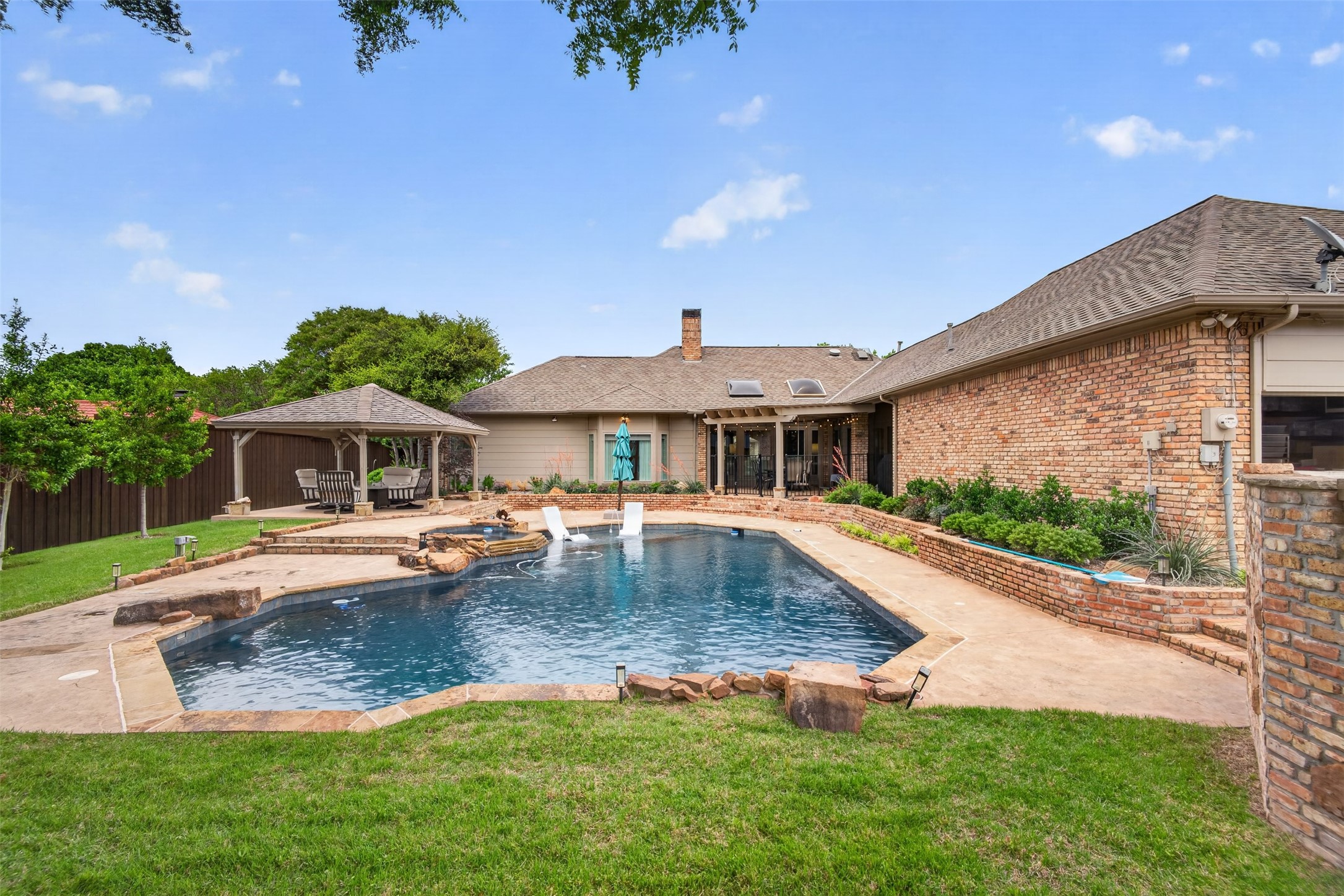 6011 Twin Coves Street Dallas TX 75248