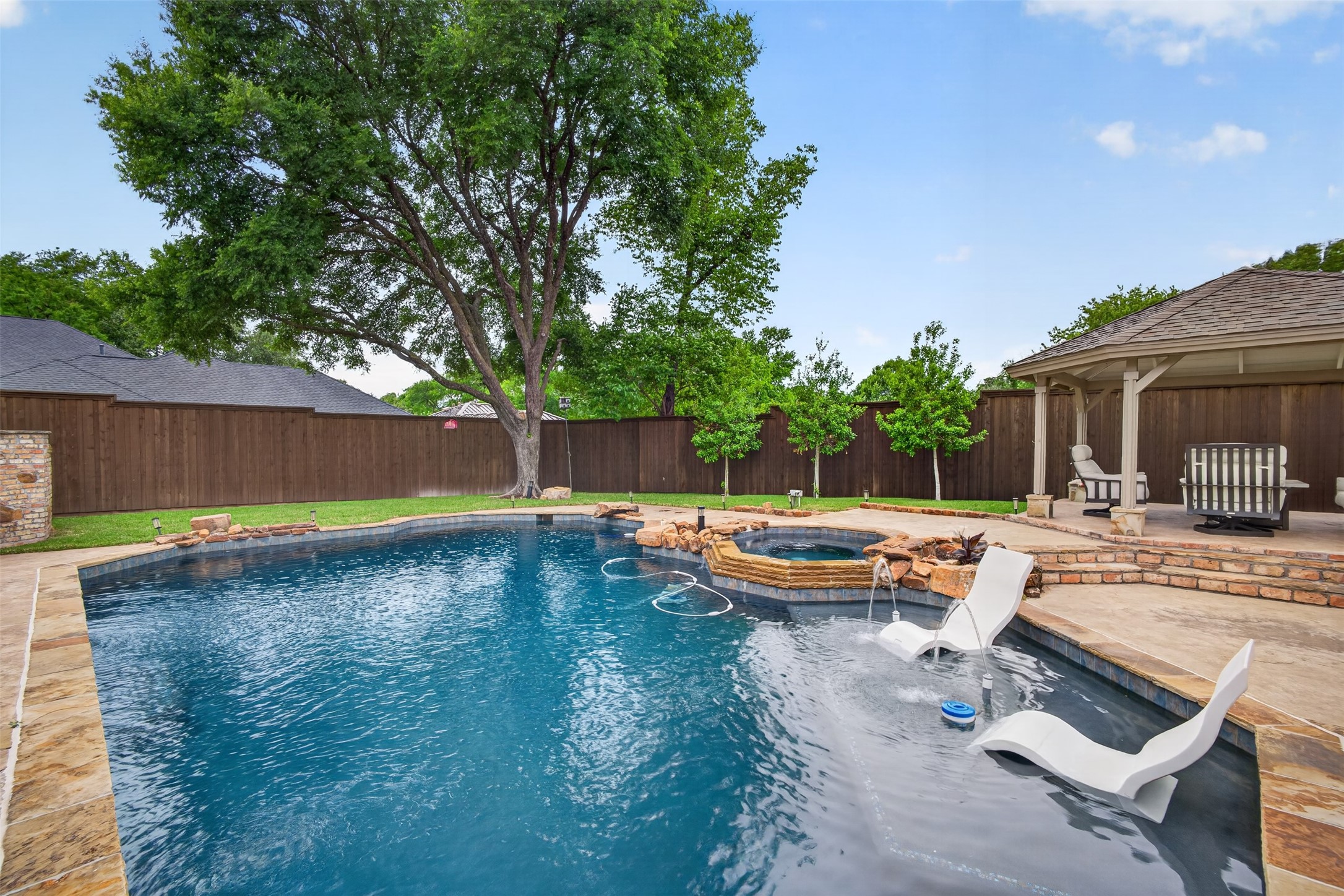 6011 Twin Coves Street Dallas TX 75248