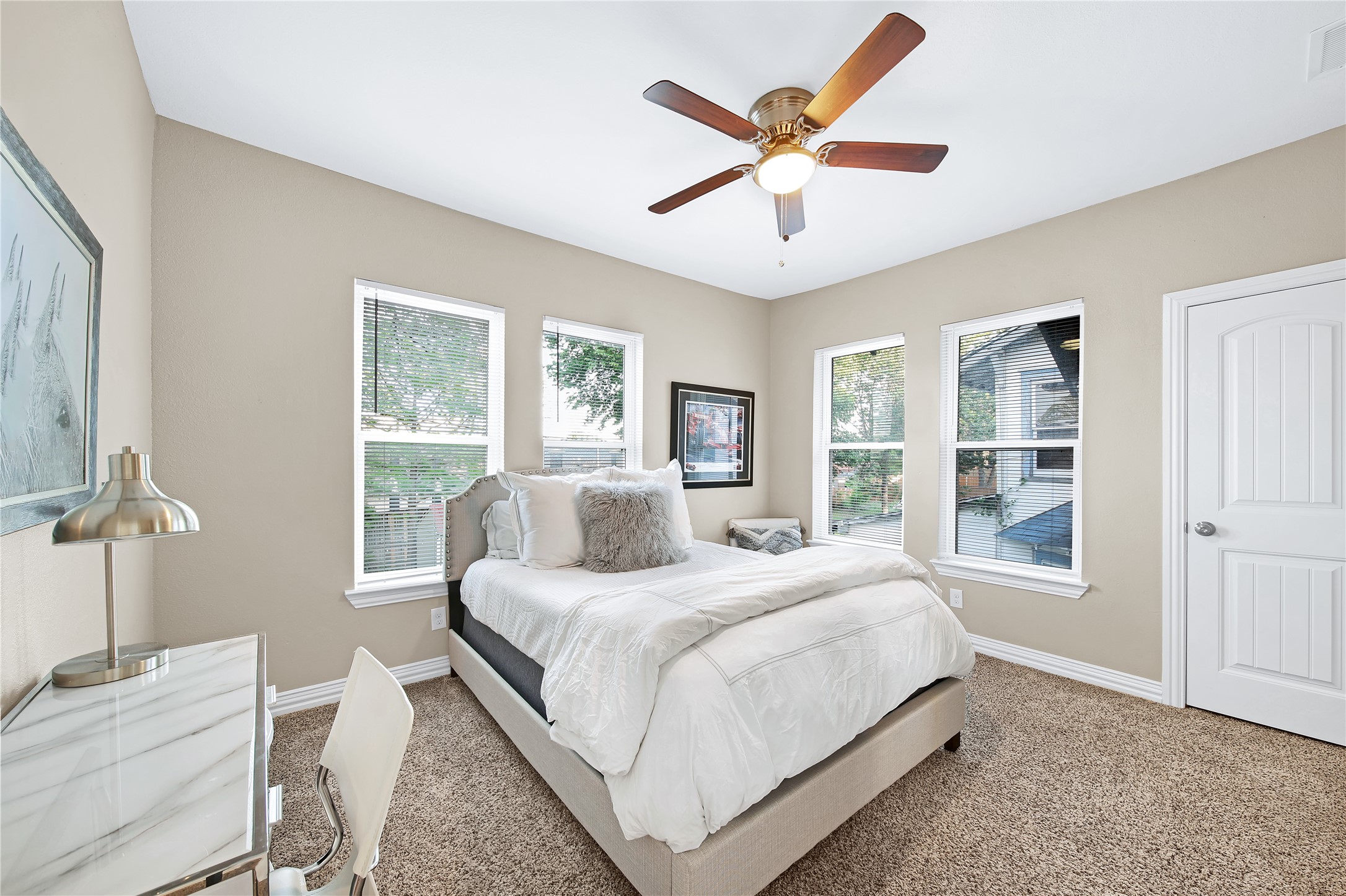 828 Elsbeth Street Dallas TX 75208