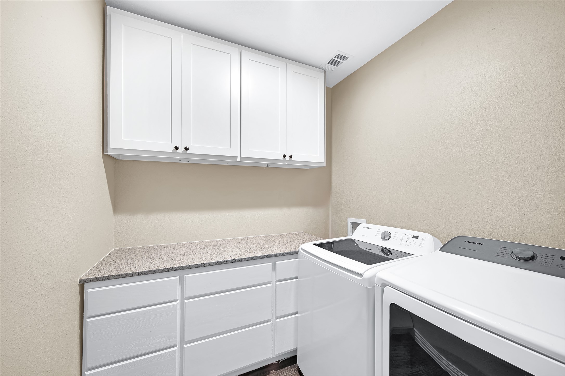 828 Elsbeth Street Dallas TX 75208