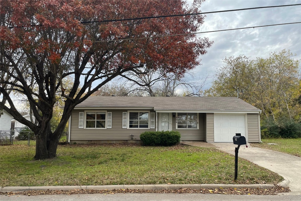 206 S Snyder Avenue Justin TX 76247