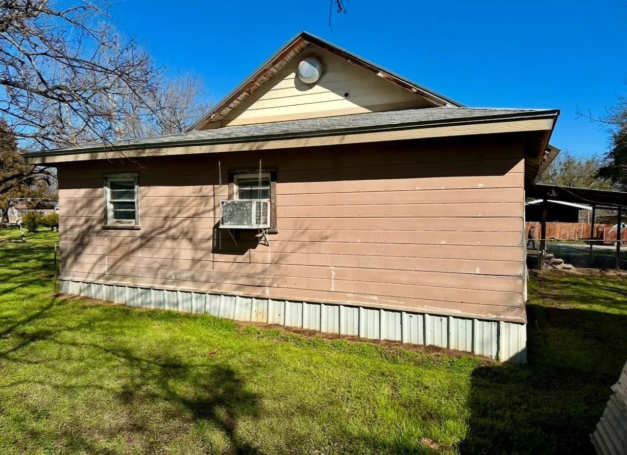 224 W Lowe Avenue De Leon TX 76444