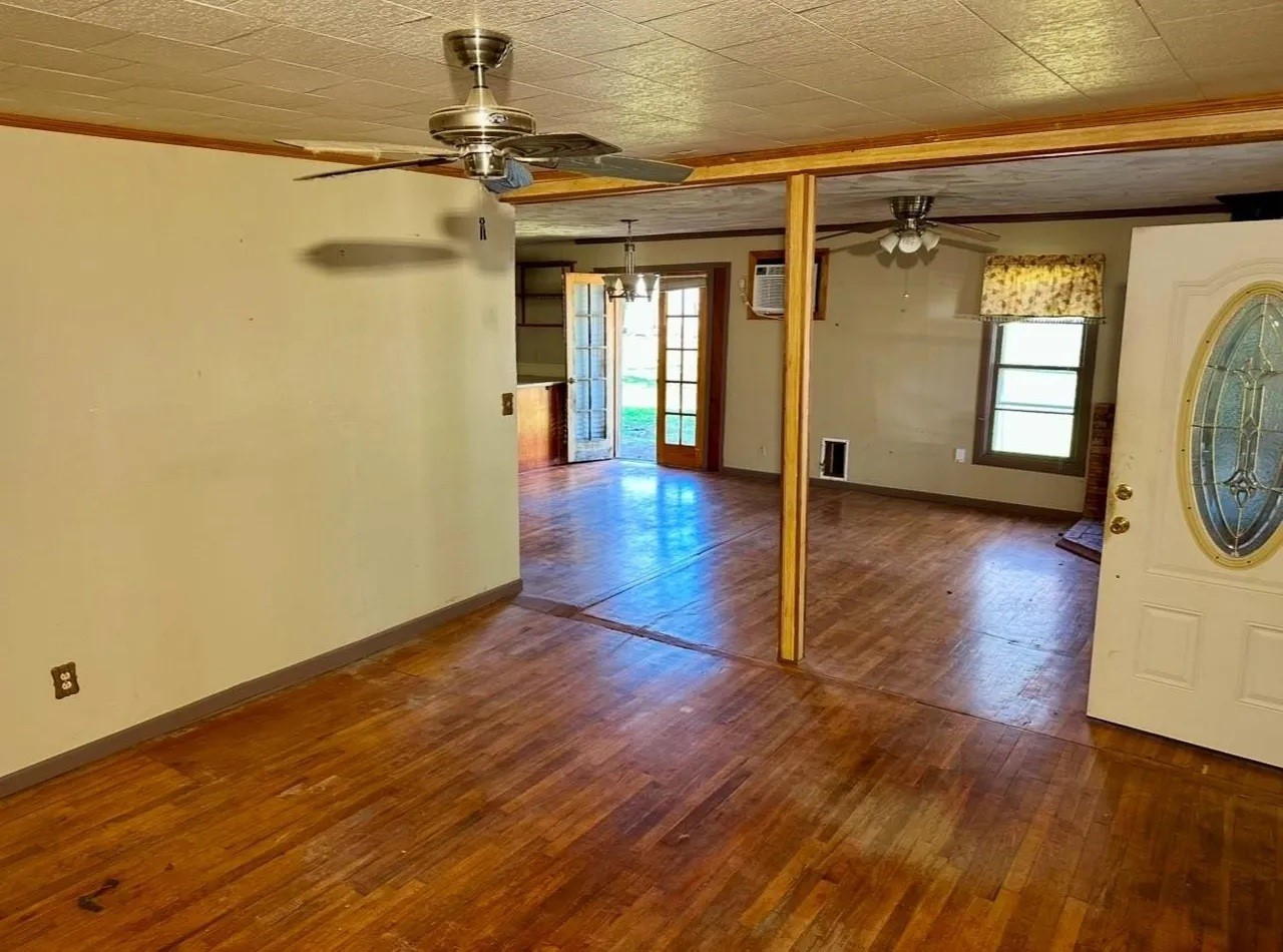 224 W Lowe Avenue De Leon TX 76444