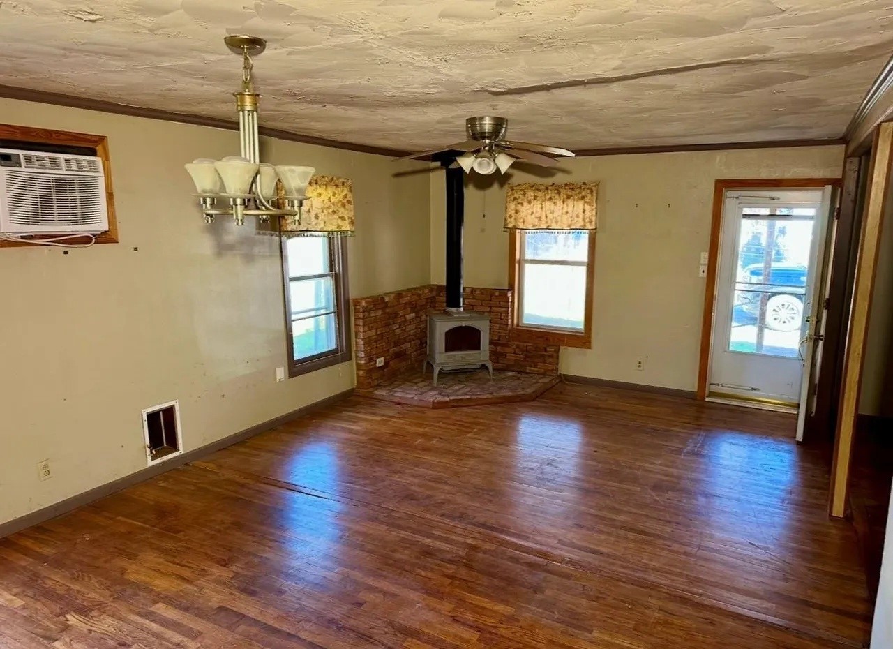 224 W Lowe Avenue De Leon TX 76444