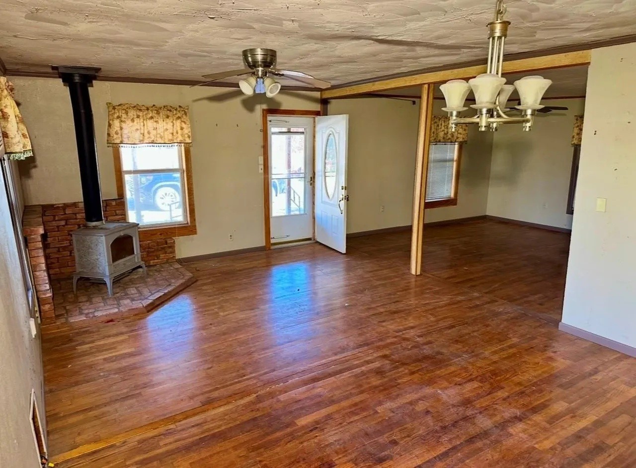 224 W Lowe Avenue De Leon TX 76444