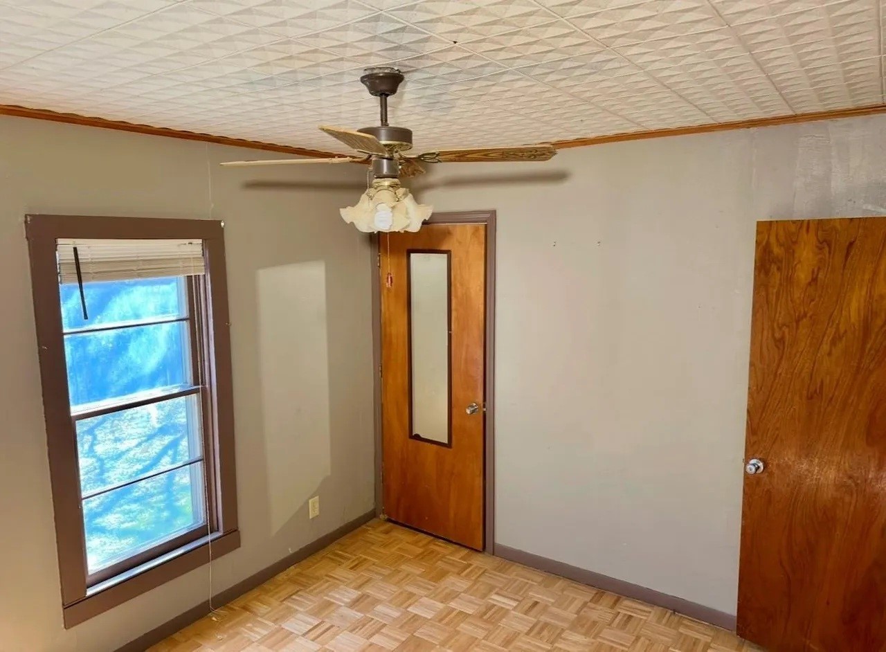 224 W Lowe Avenue De Leon TX 76444