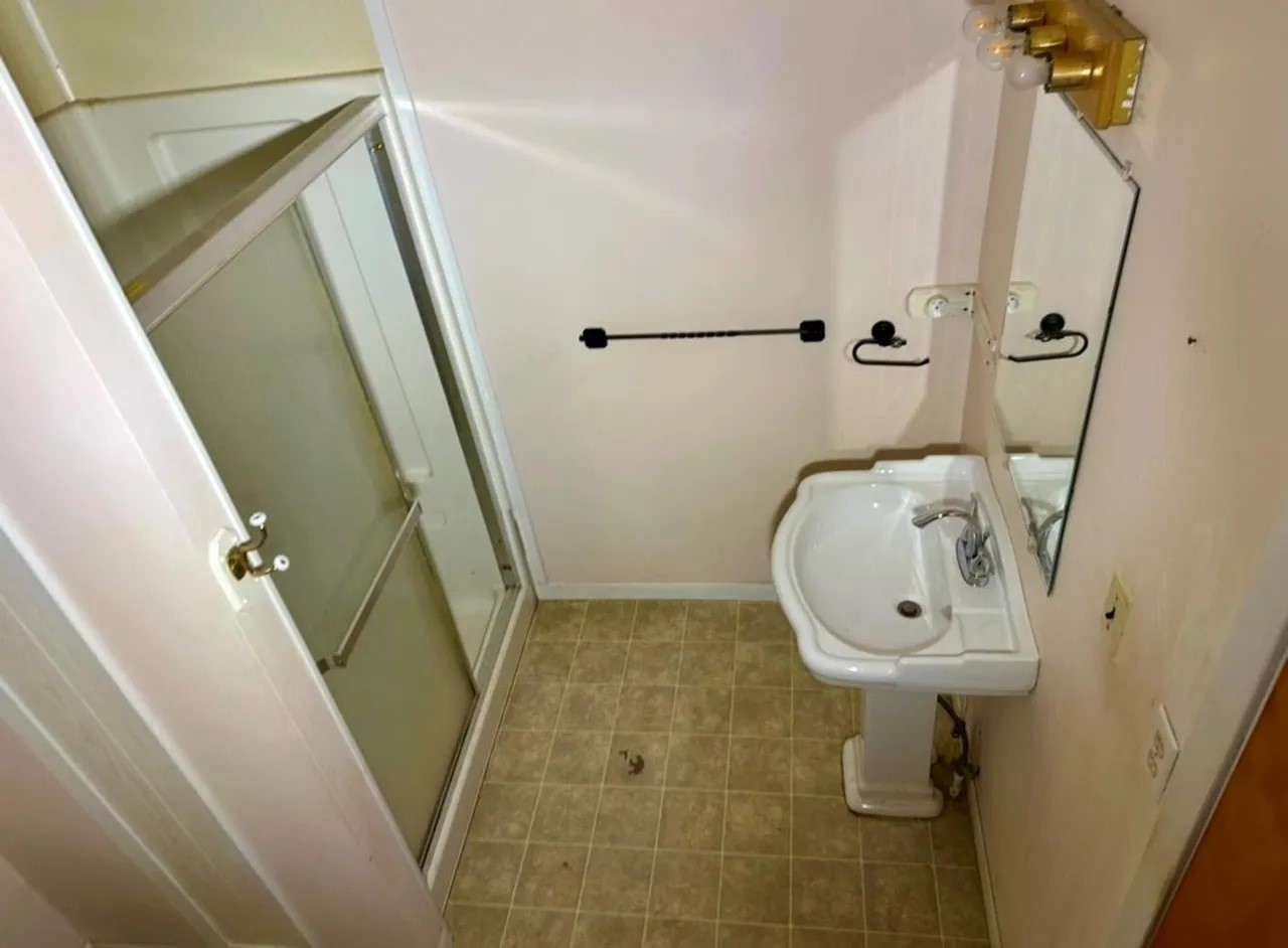 224 W Lowe Avenue De Leon TX 76444