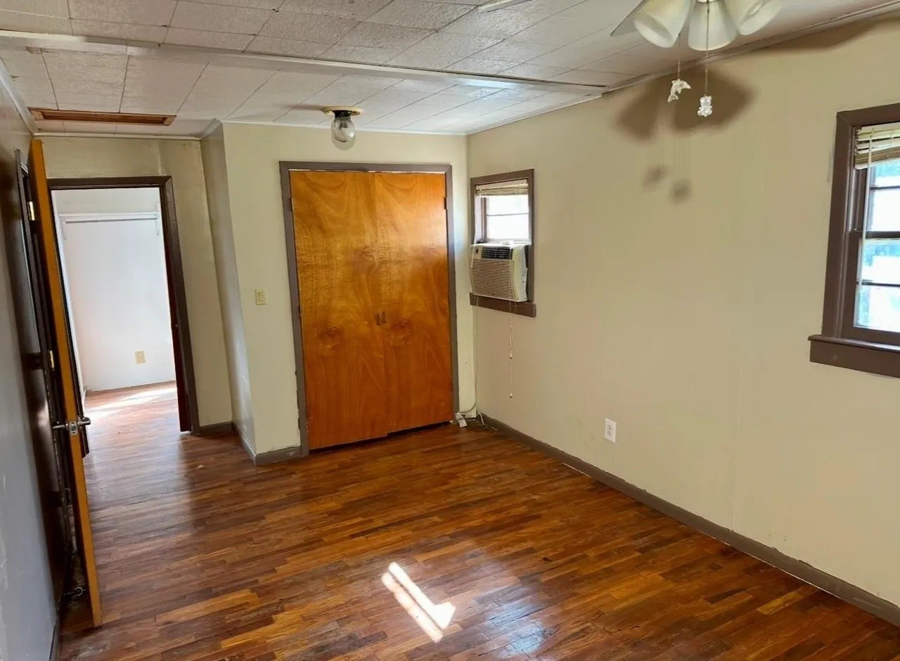 224 W Lowe Avenue De Leon TX 76444