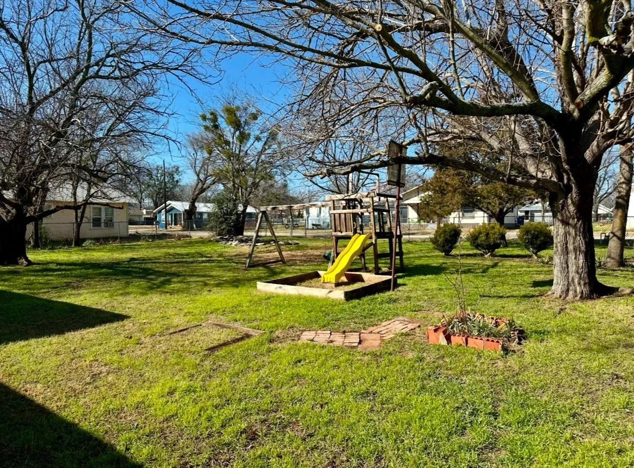 224 W Lowe Avenue De Leon TX 76444