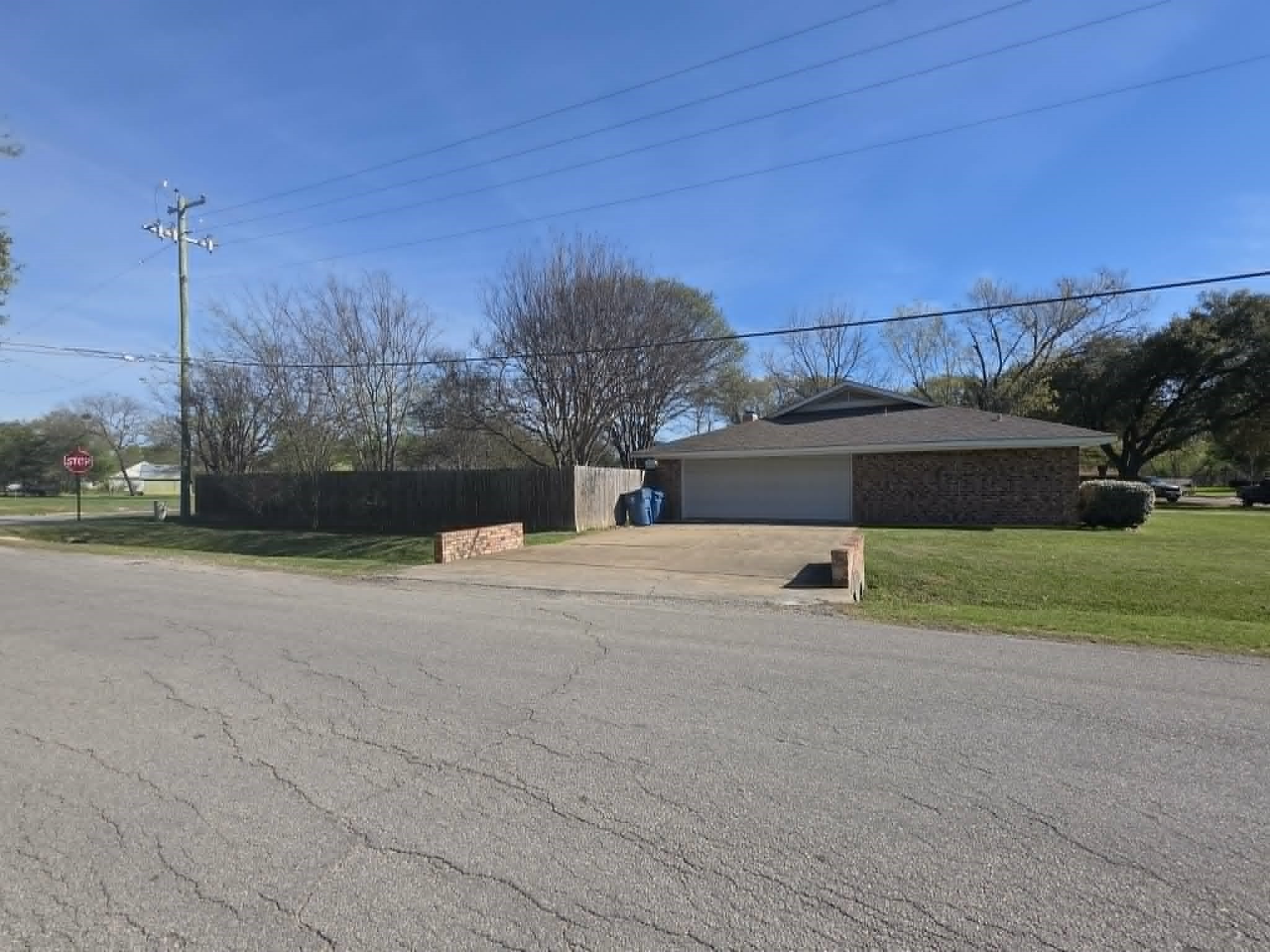 901 Hillandale Street Mexia TX 76667