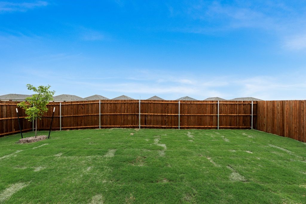 109 Pecan Flats Road Balch Springs TX 75181