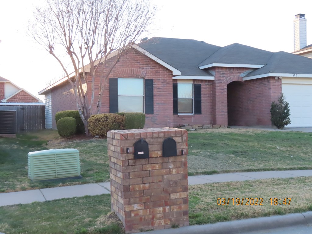 3427 Red Mine Lane Grand Prairie TX 75052