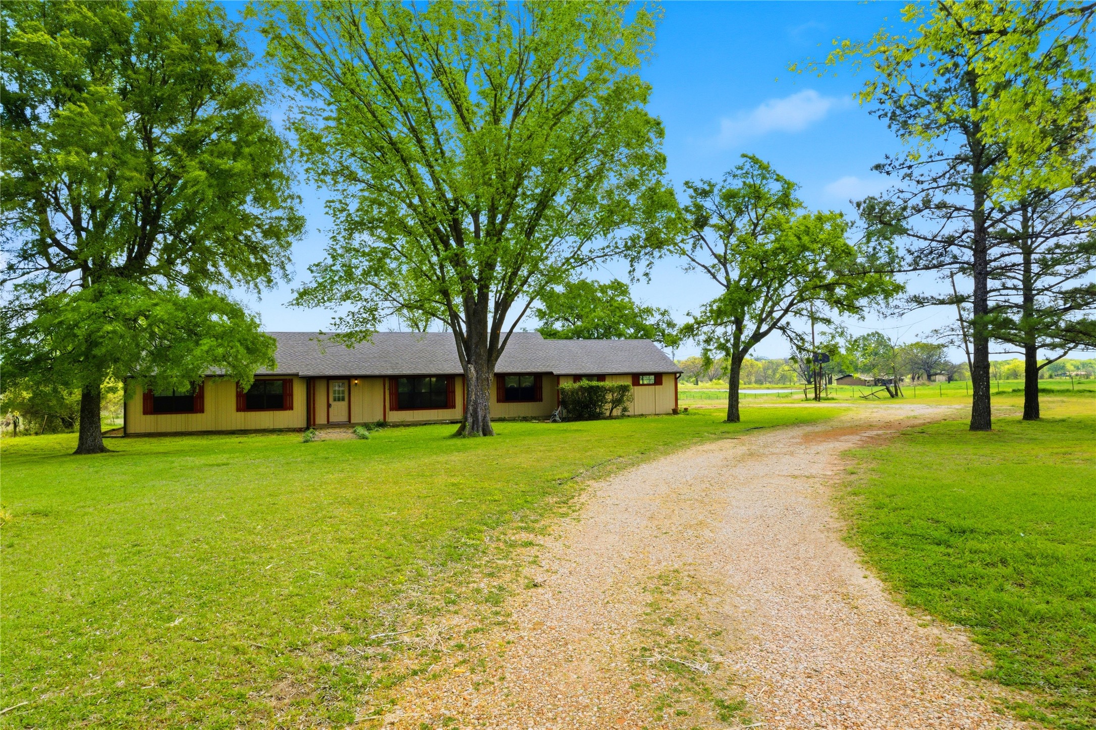 557 Fm 196 Pattonville TX 75468
