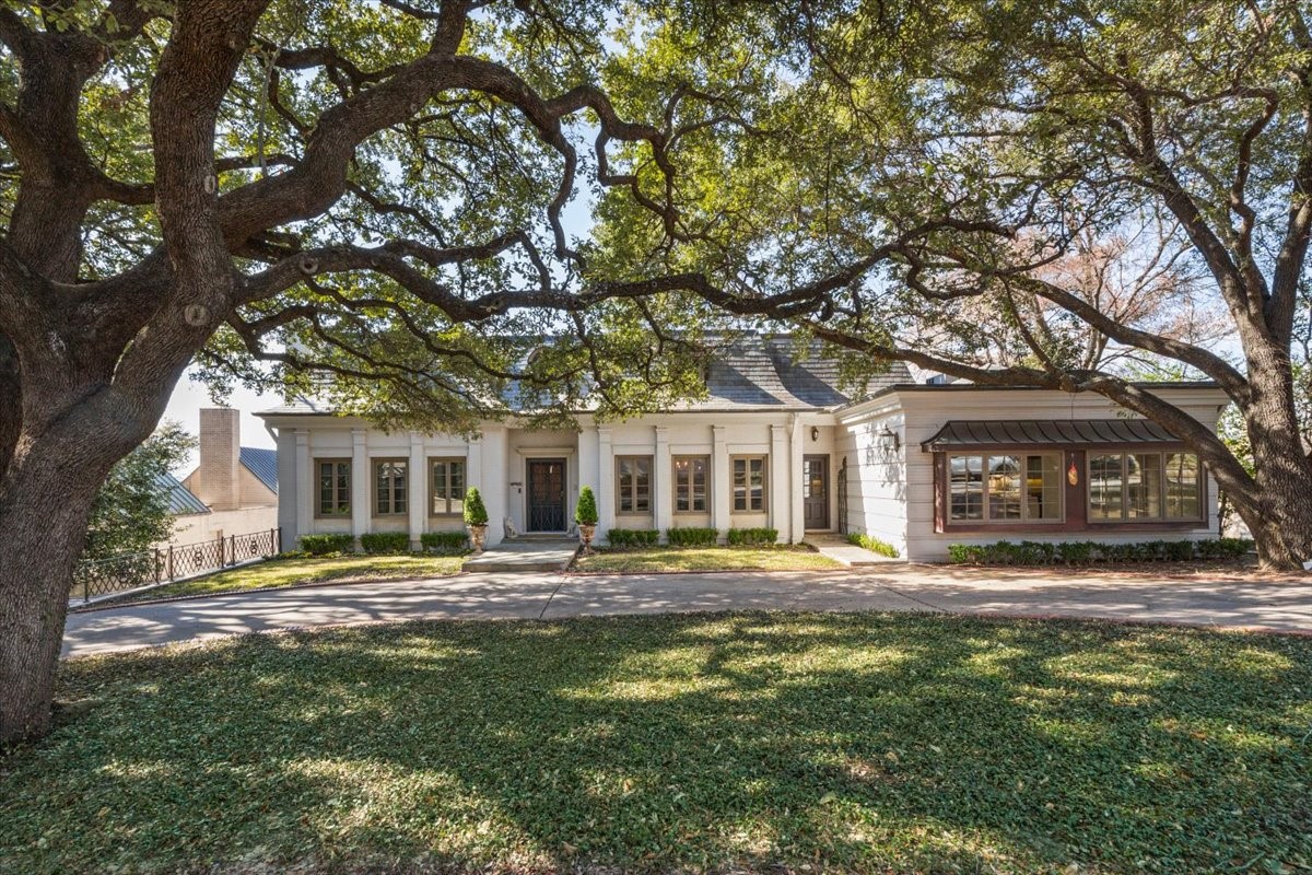 212 Hazelwood Drive Fort Worth TX 76107