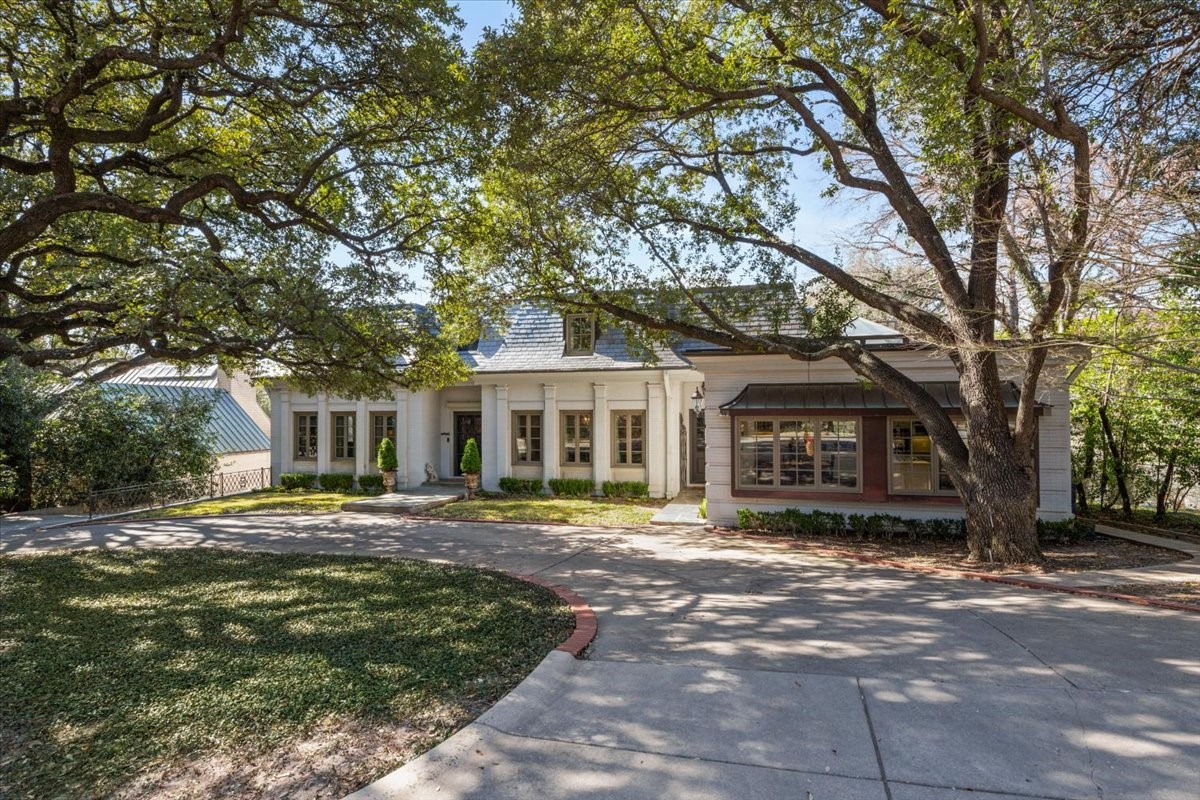 212 Hazelwood Drive Fort Worth TX 76107
