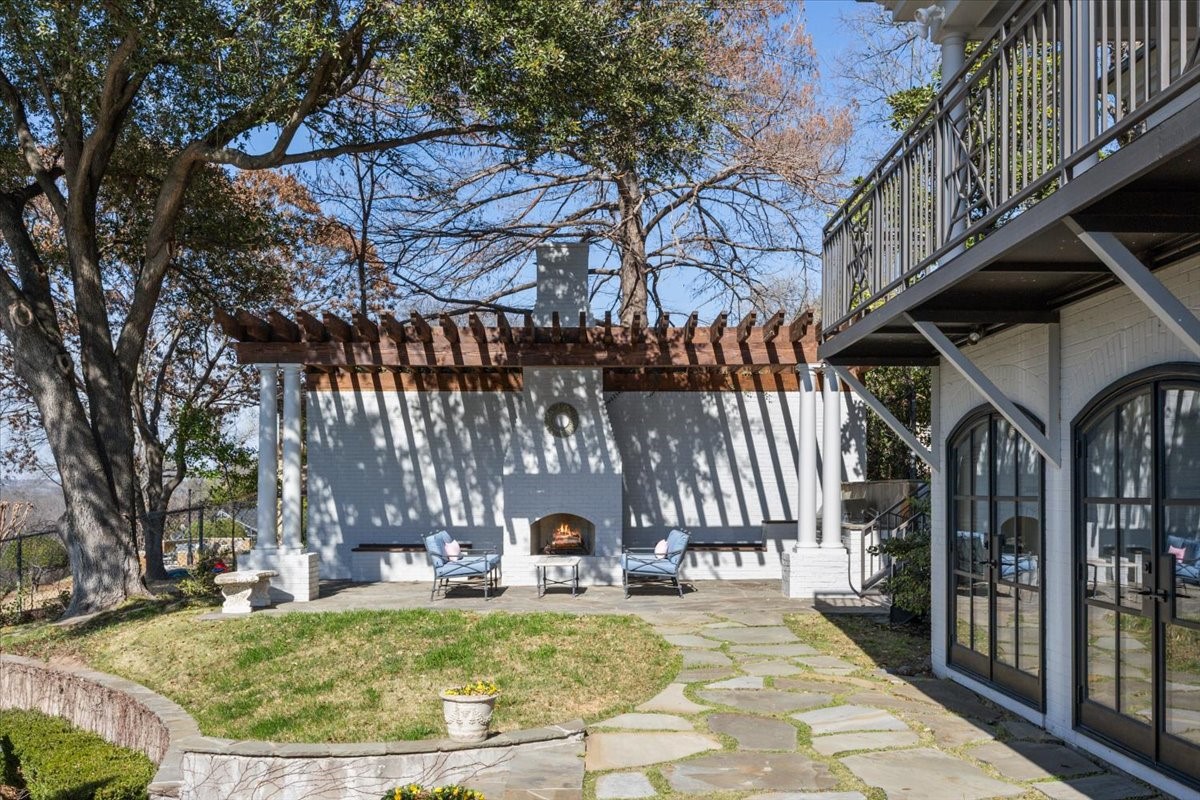 212 Hazelwood Drive Fort Worth TX 76107