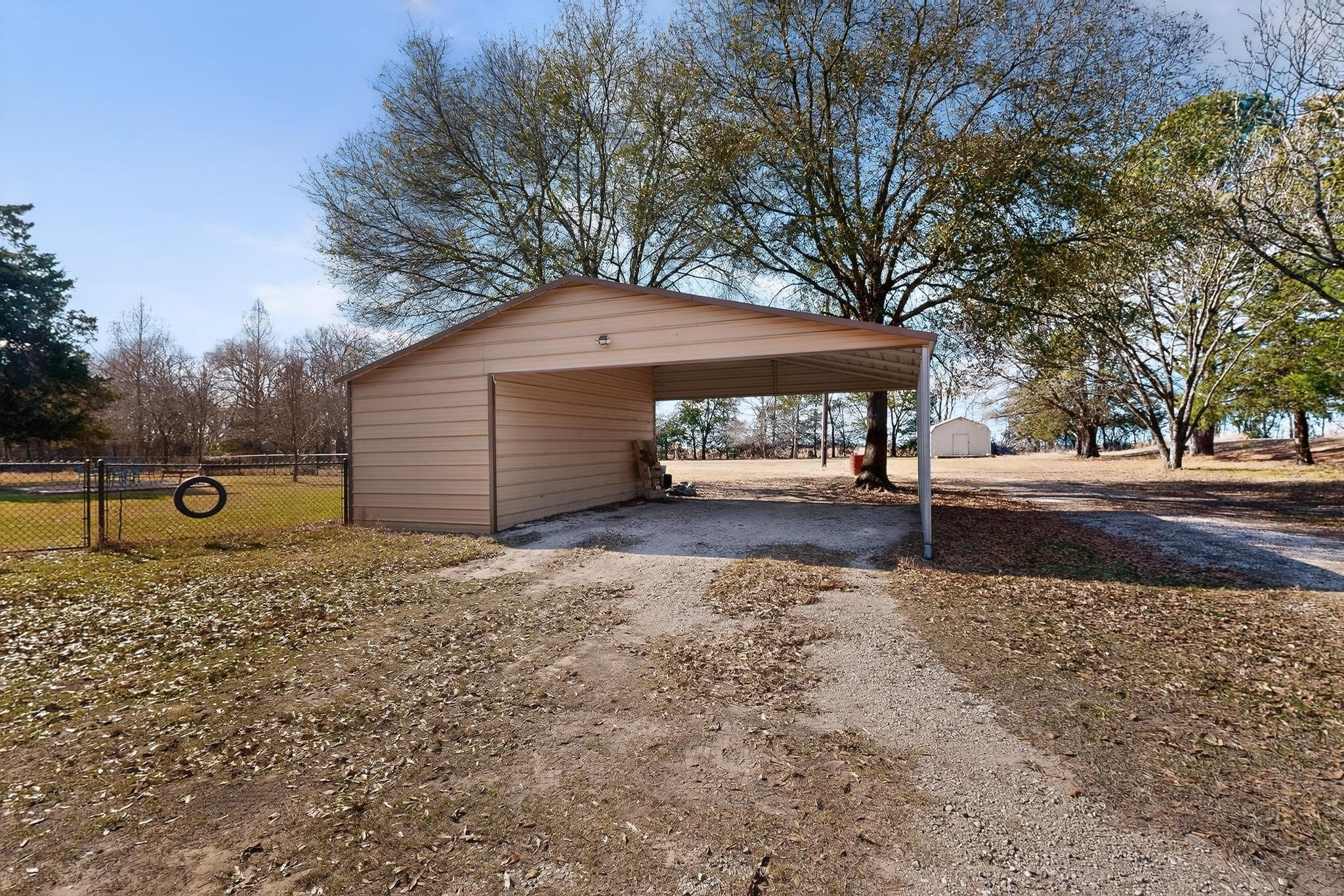 623 Rs County Road 1250 Emory TX 75440
