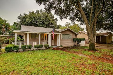 328 Frontier Street River Oaks TX 76114