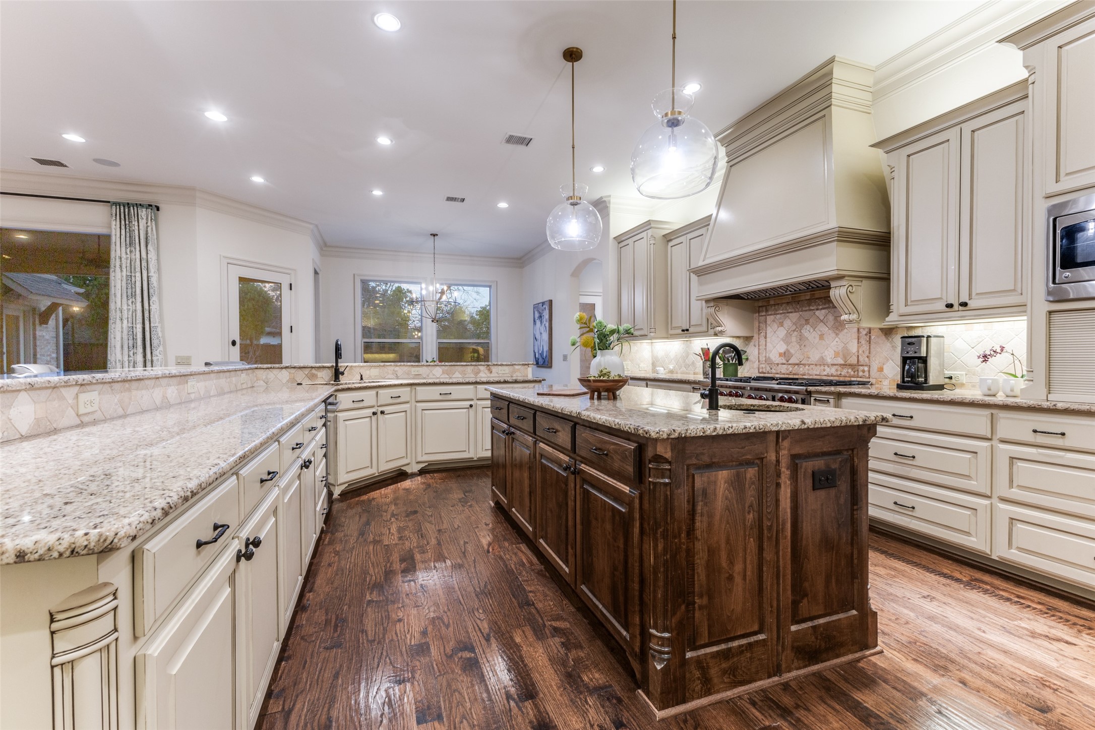 6031 Azalea Lane Dallas TX 75230