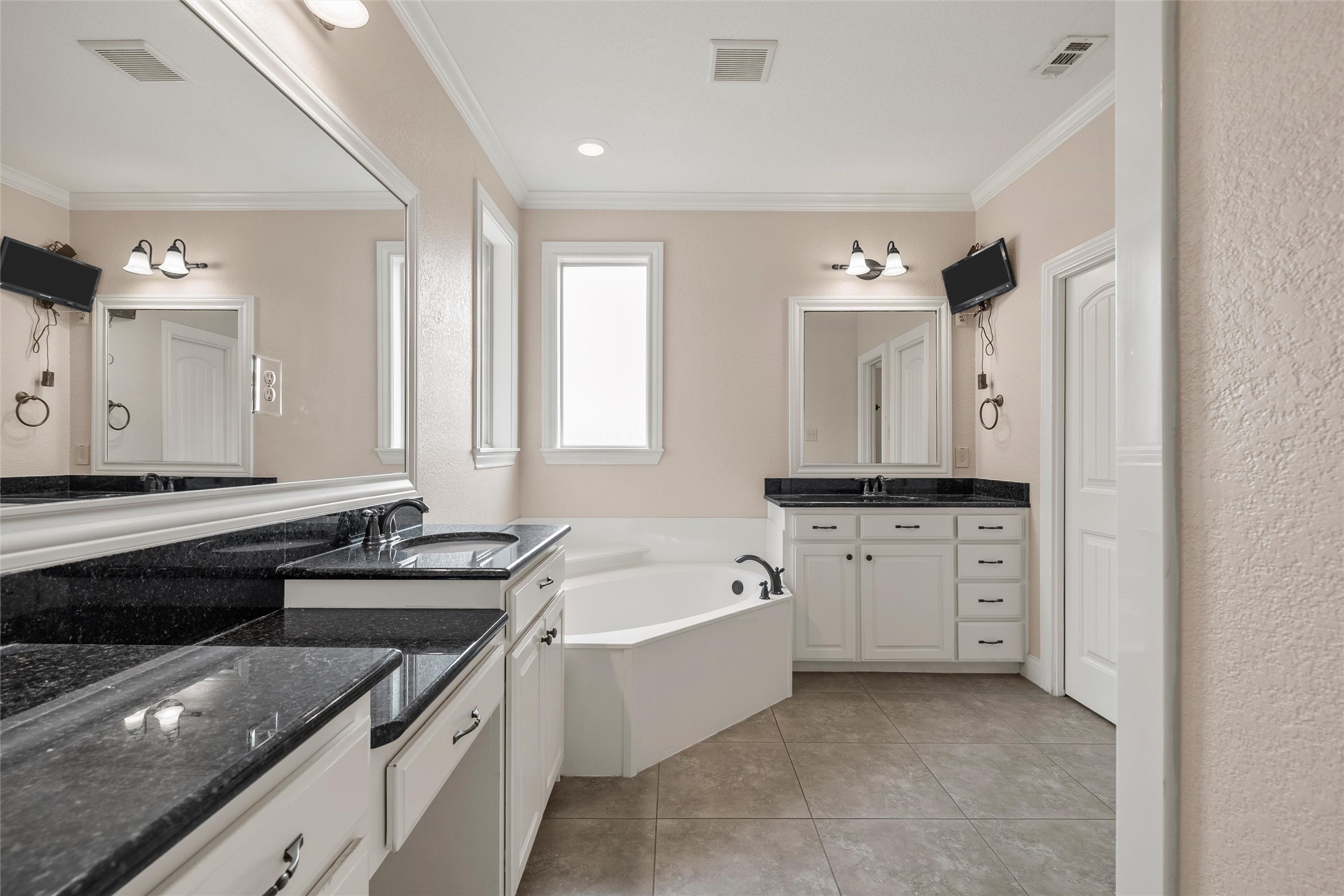 112 Stone Manor Drive Mcgregor TX 76657