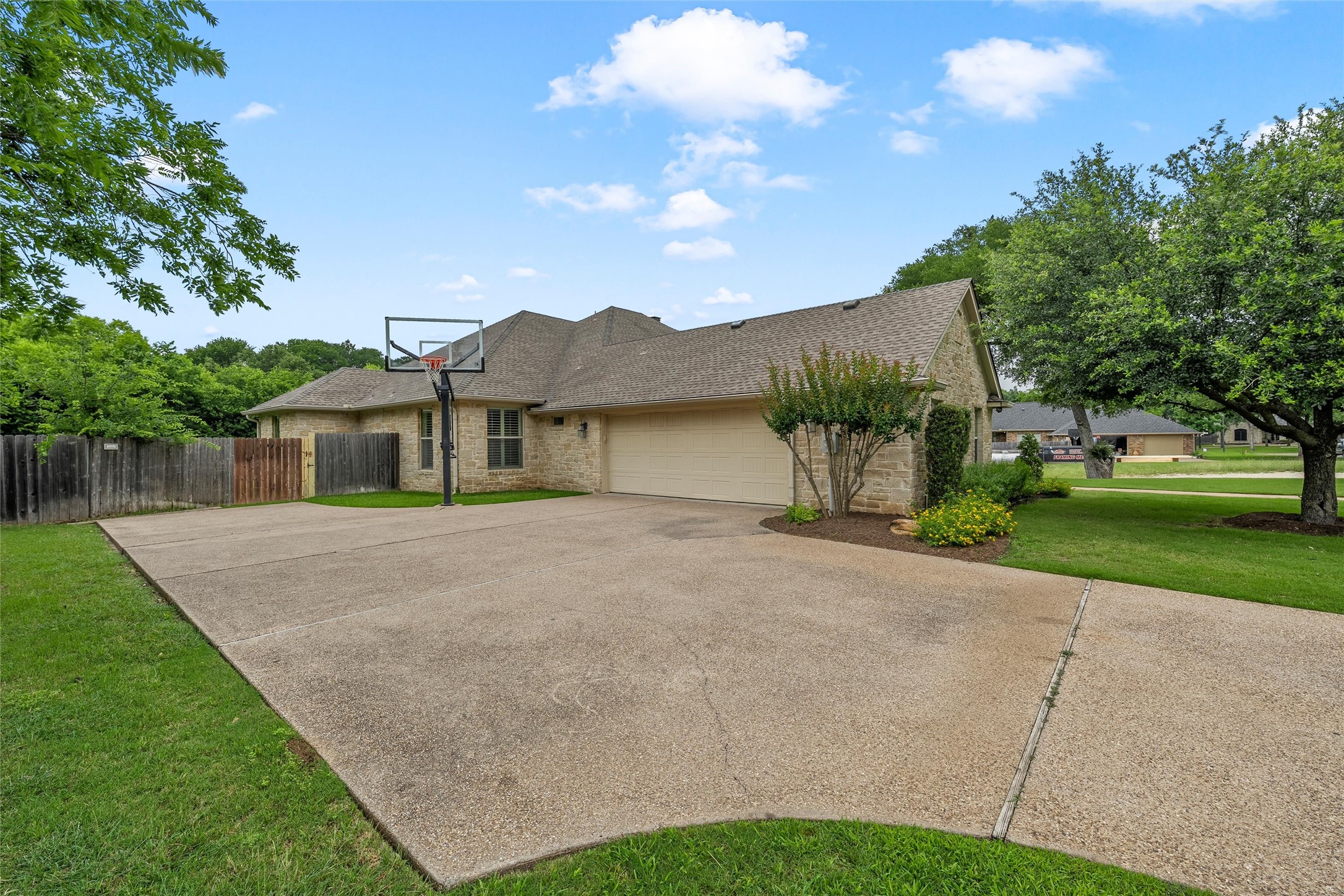 112 Stone Manor Drive Mcgregor TX 76657