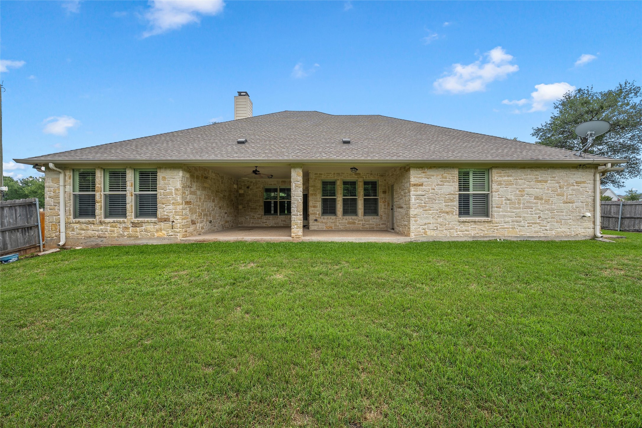 112 Stone Manor Drive Mcgregor TX 76657