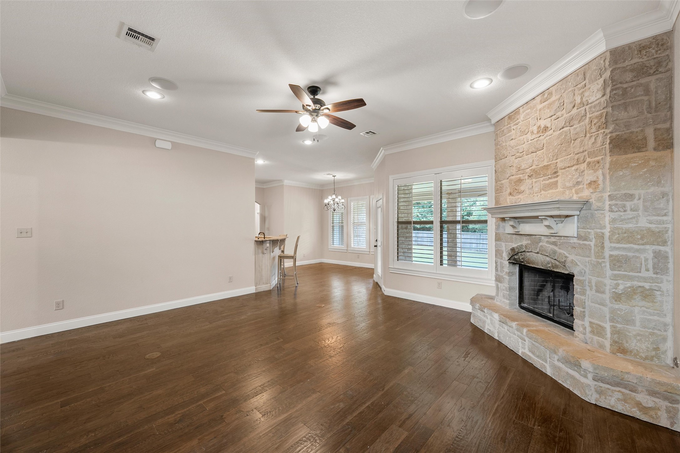 112 Stone Manor Drive Mcgregor TX 76657