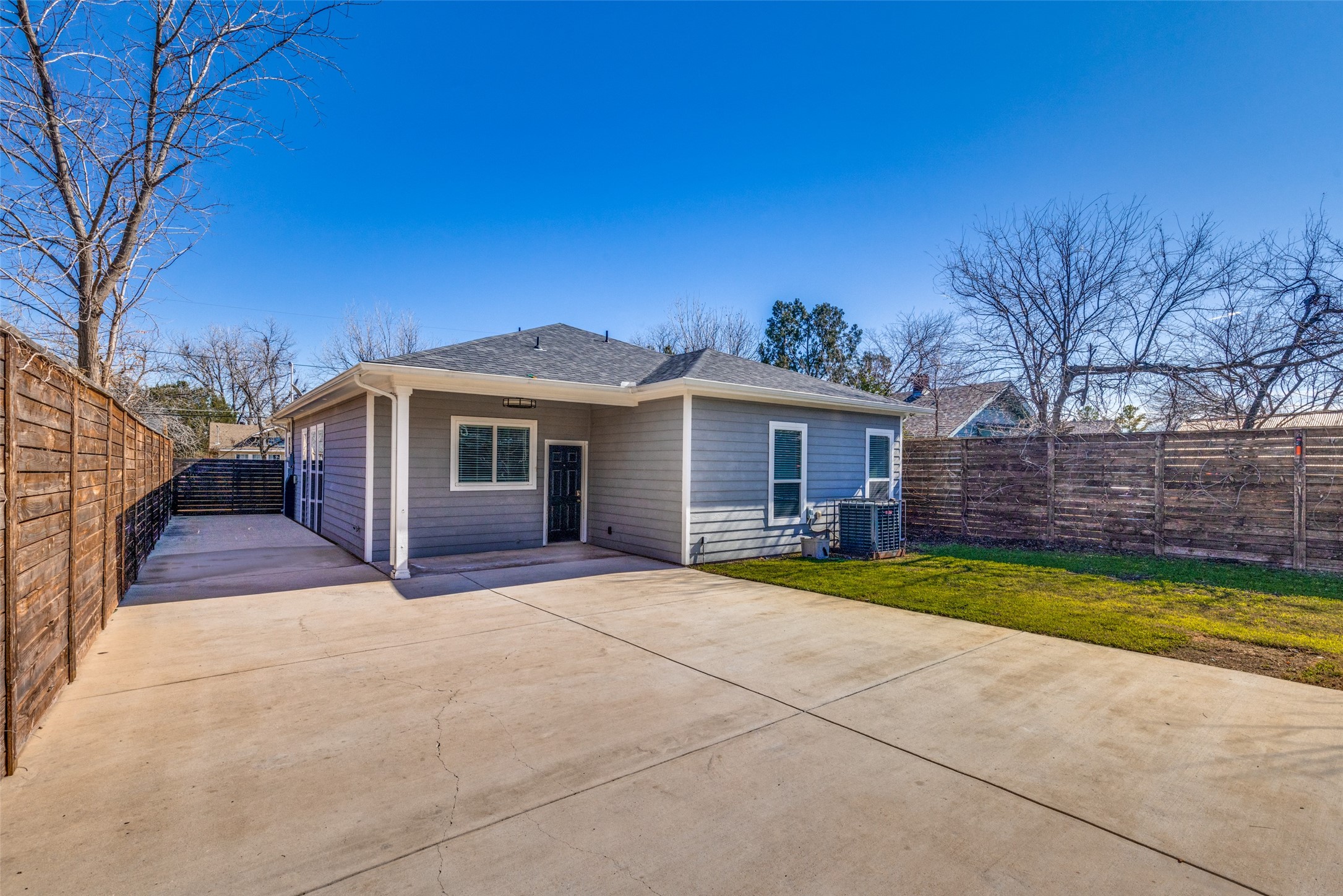 619 Buckalew Street Dallas TX 75208