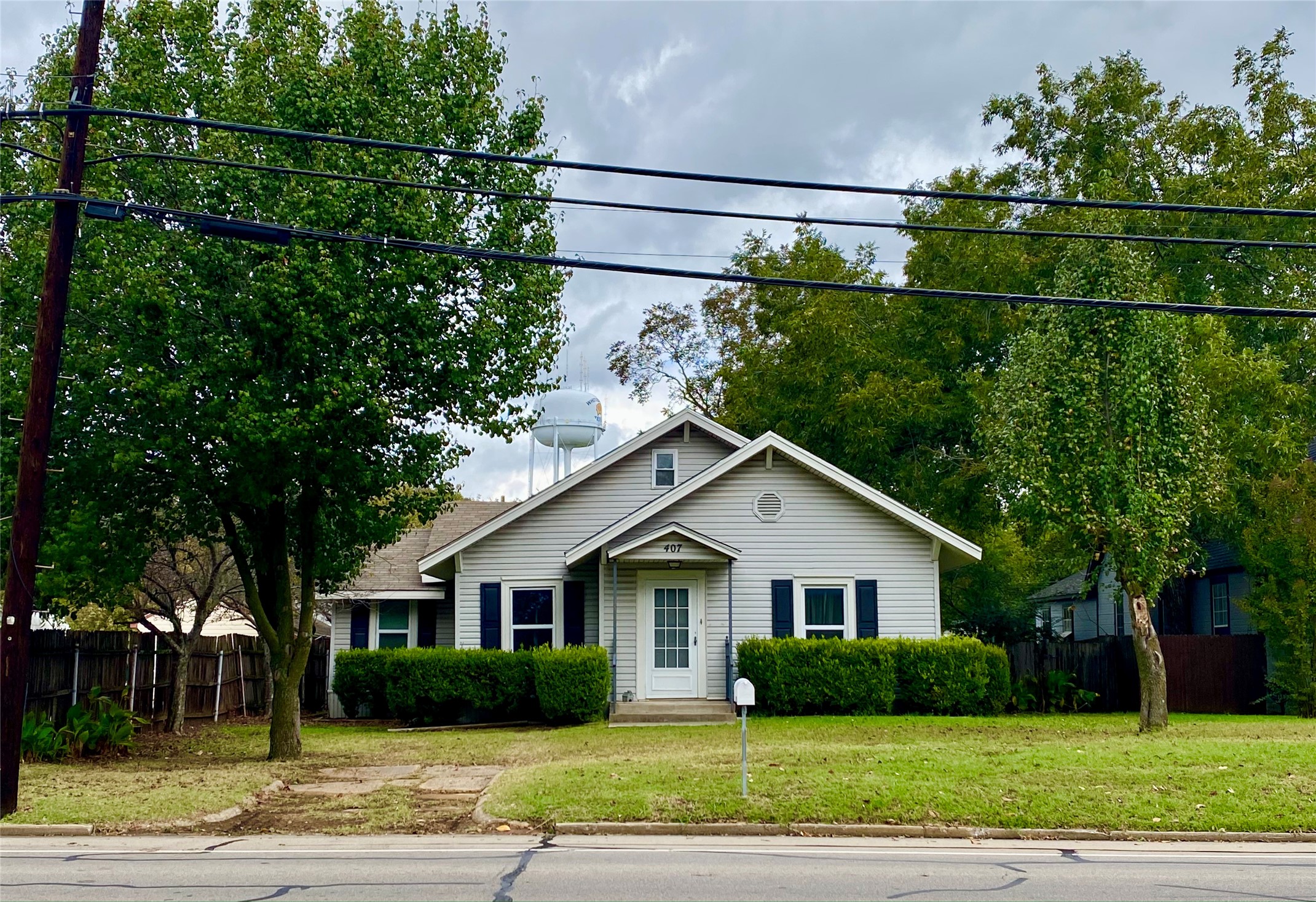 407 E Main Street Whitesboro TX 76273