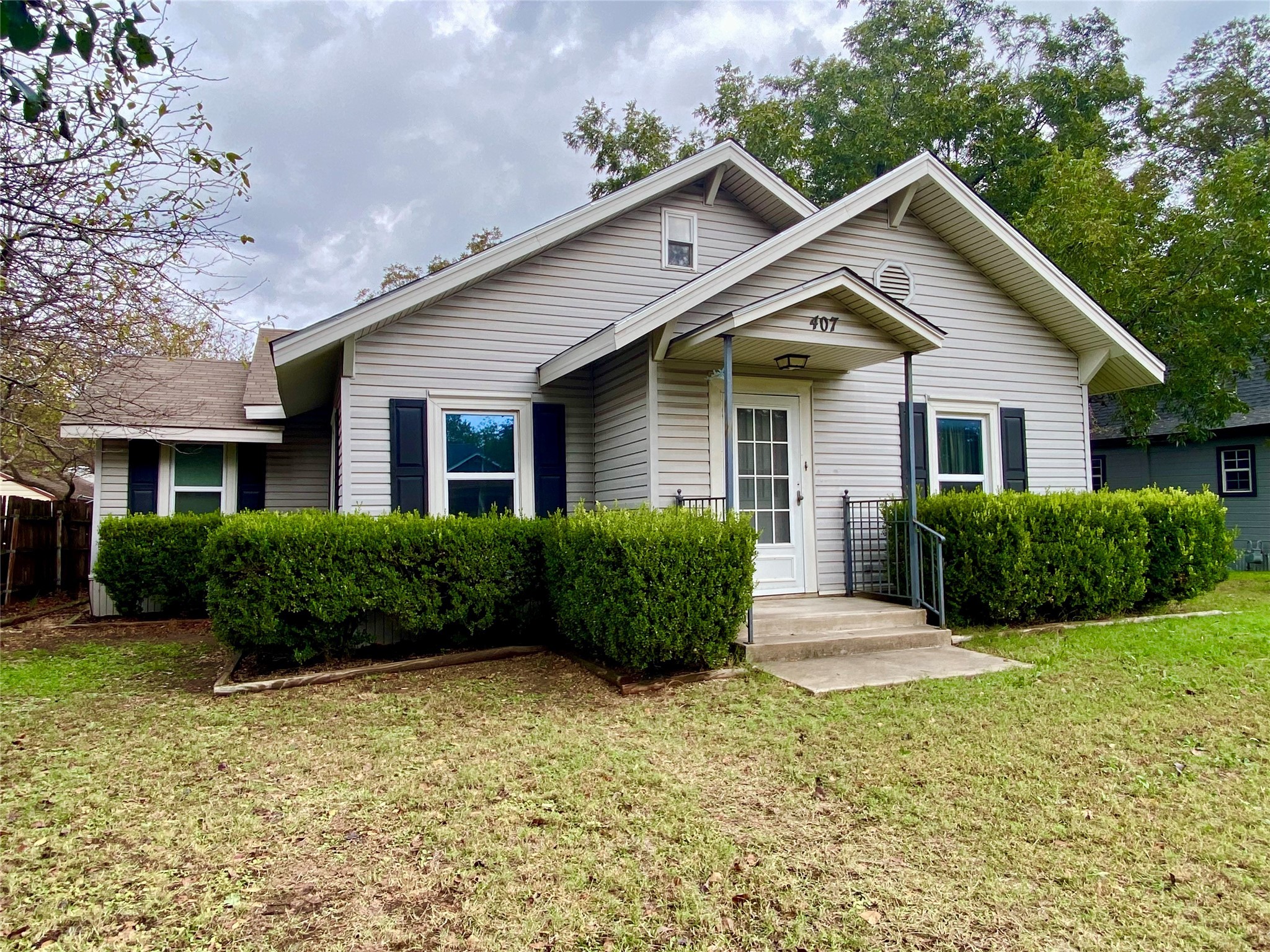 407 E Main Street Whitesboro TX 76273