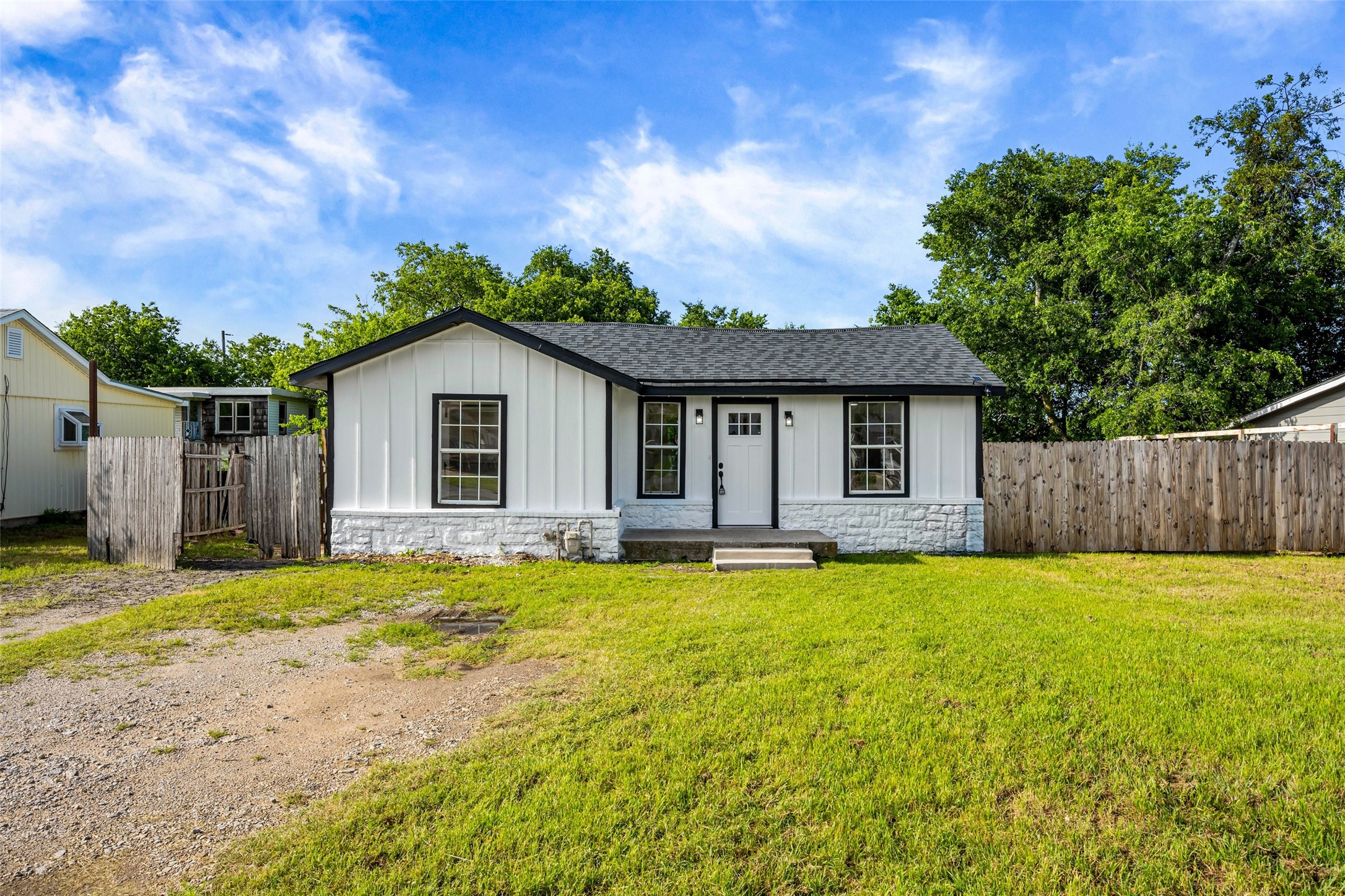 5225 Urbanview Street Sansom Park TX 76114