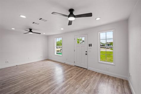 5225 Urbanview Street Sansom Park TX 76114