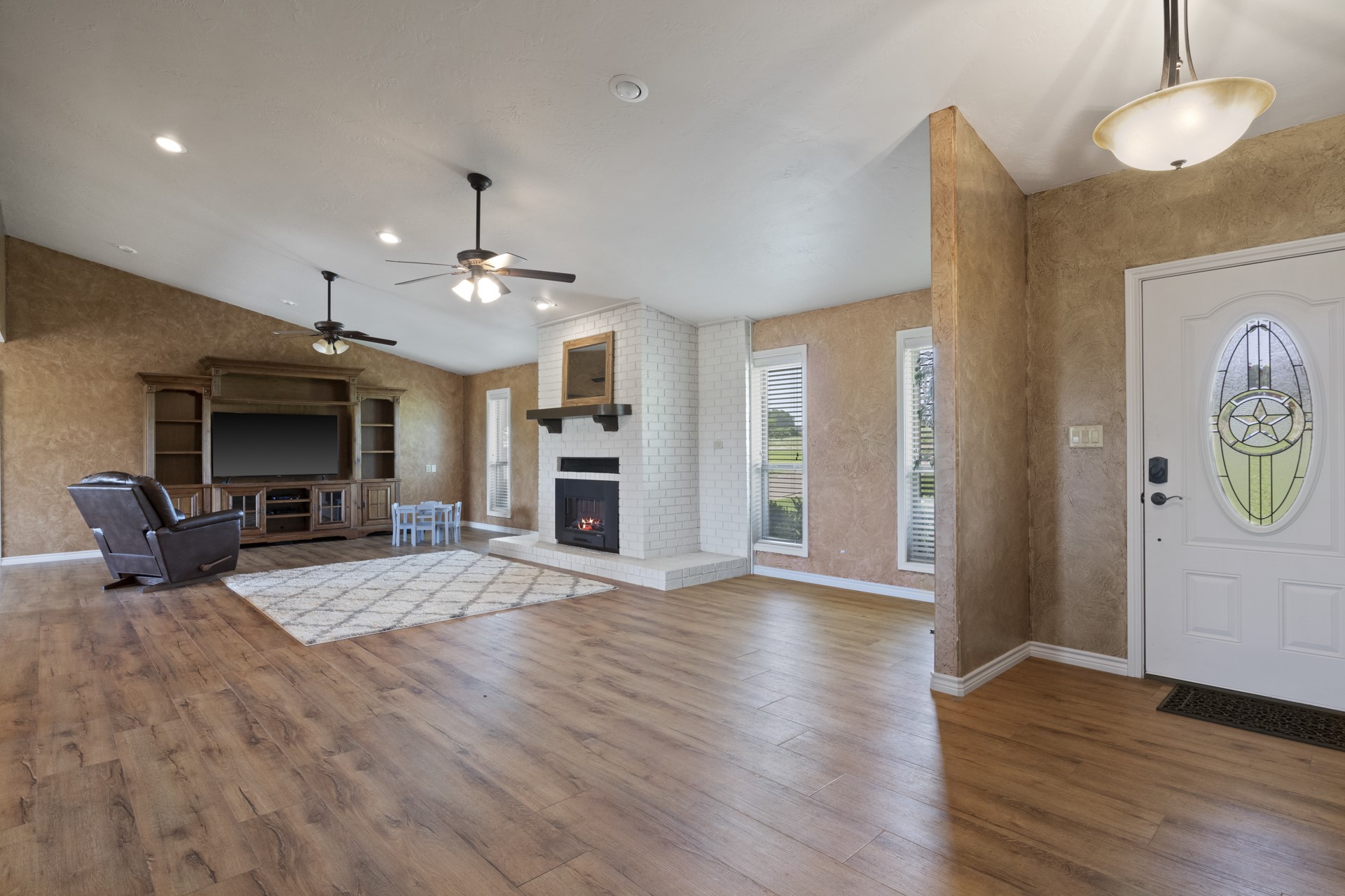 537 SW 12th Avenue Mt Pleasant TX 75455