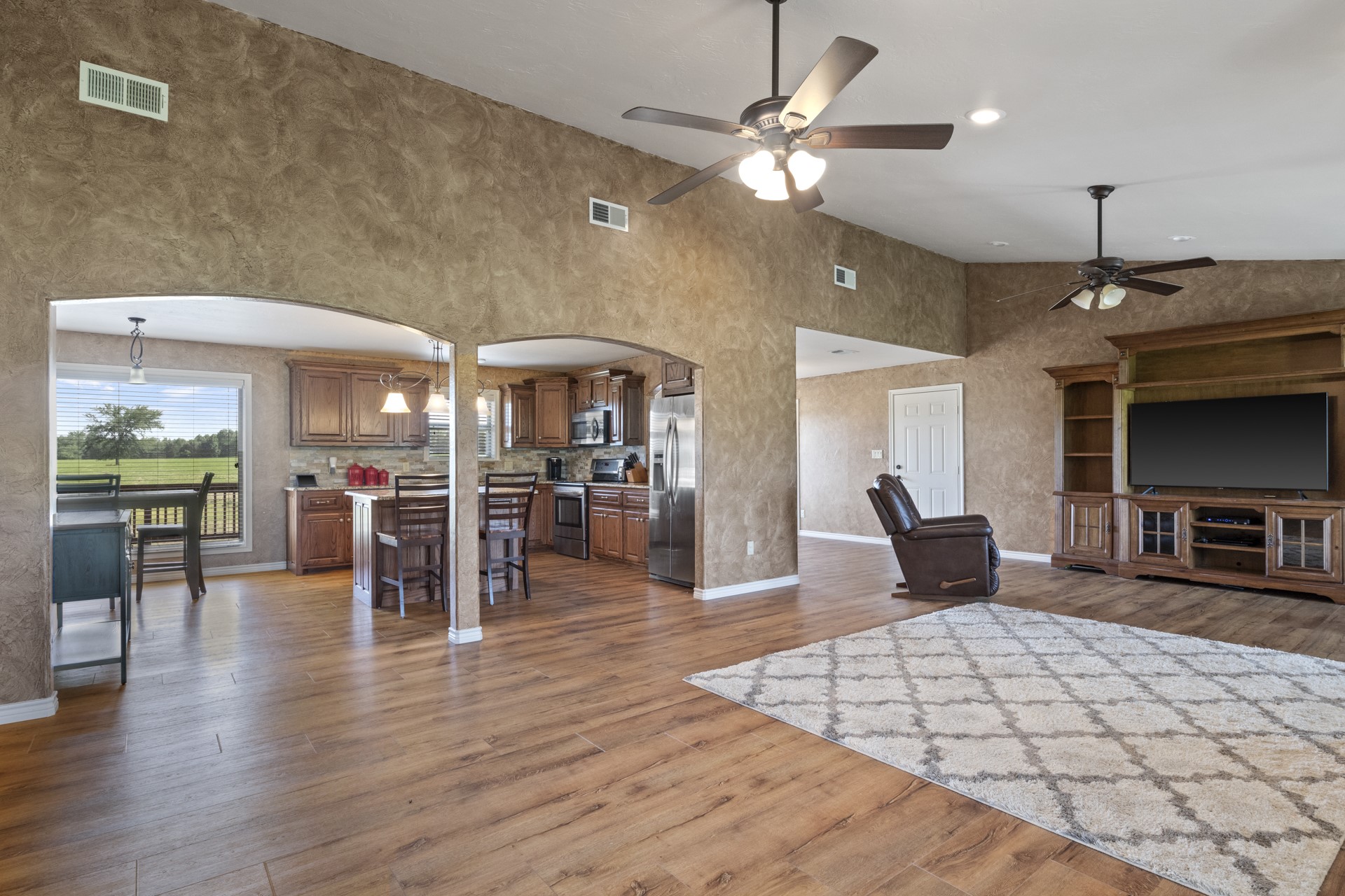 537 SW 12th Avenue Mt Pleasant TX 75455