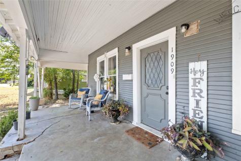 1909 Coggin Avenue Brownwood TX 76801