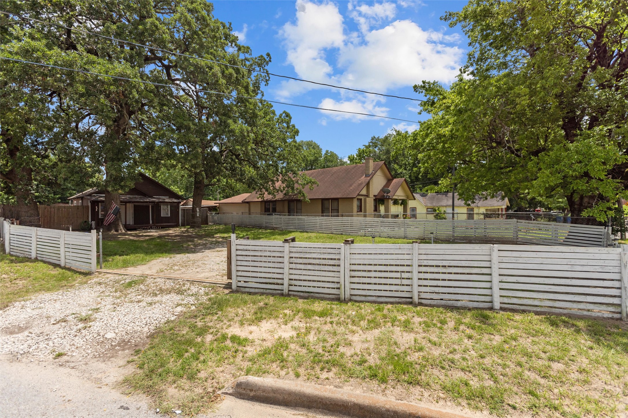 606 N Needmore Street Athens TX 75751