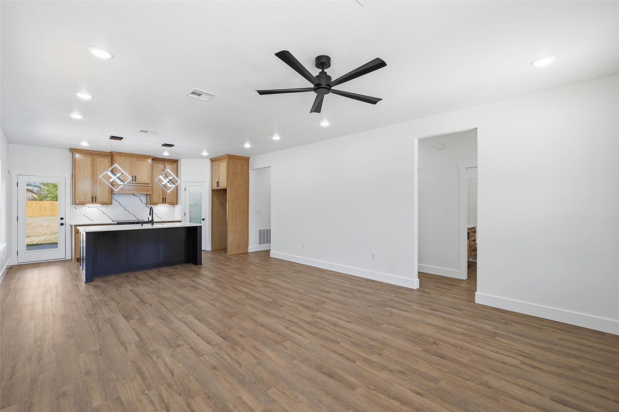 1023 Kane Street Bellmead TX 76705