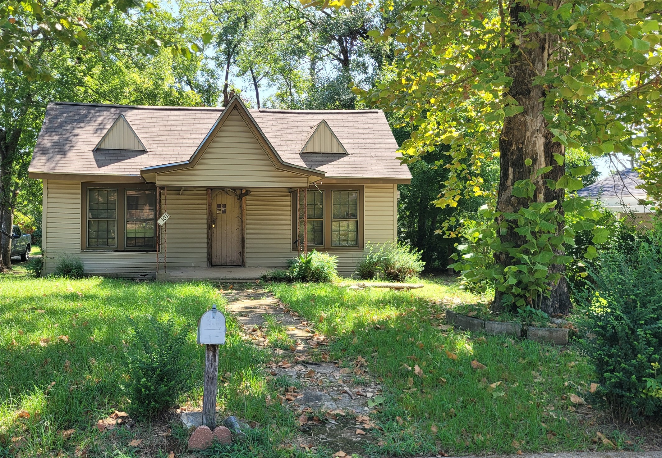 1107 N Ross Avenue Tyler TX 75702