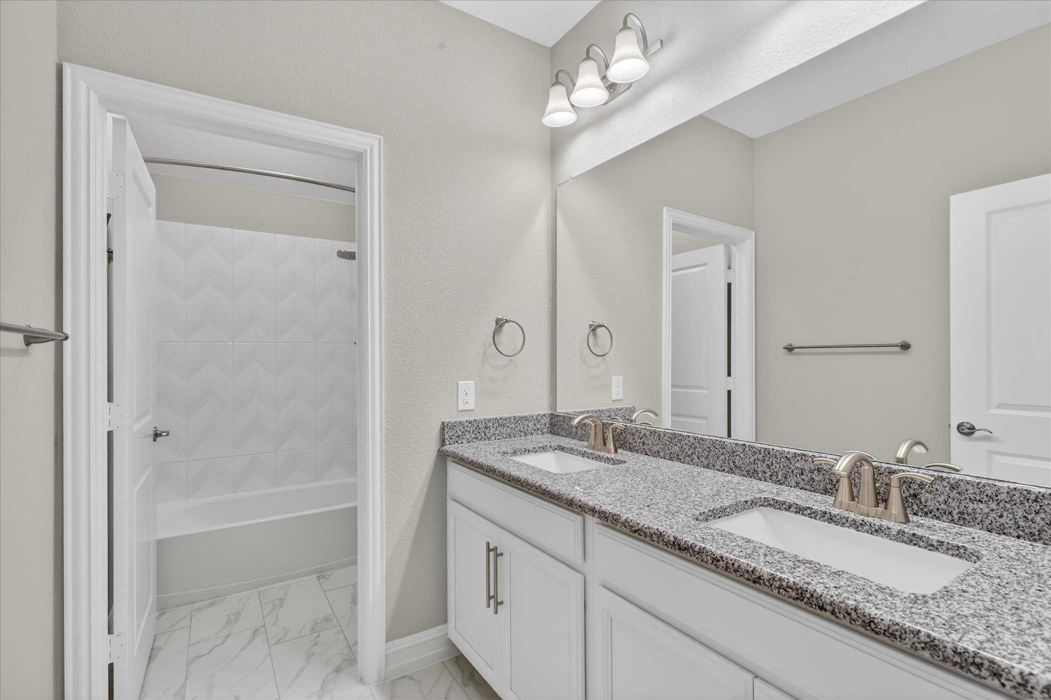 940 Crest Breeze Drive Fort Worth TX 76052