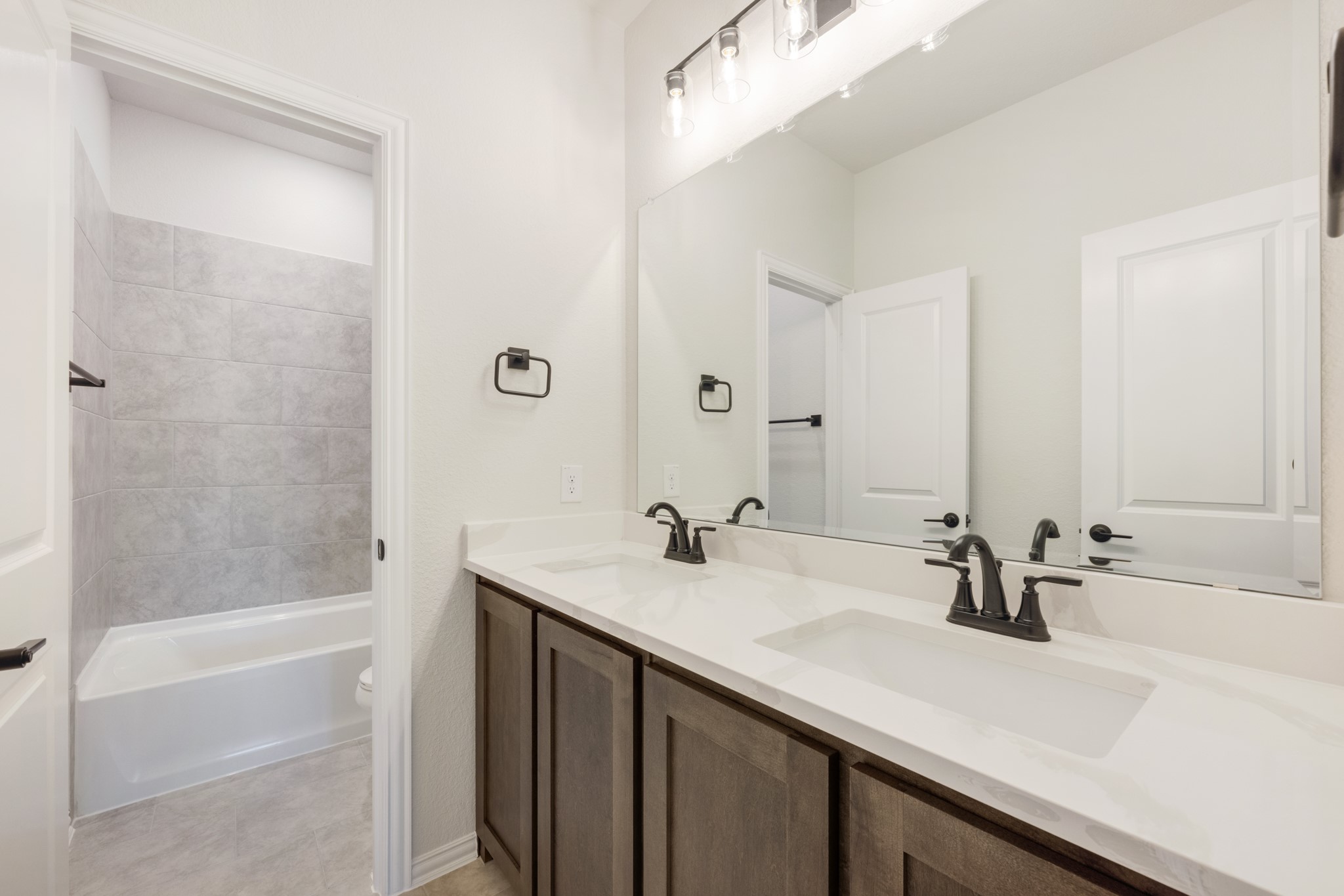 156 Rosewood Drive Glenn Heights TX 75154