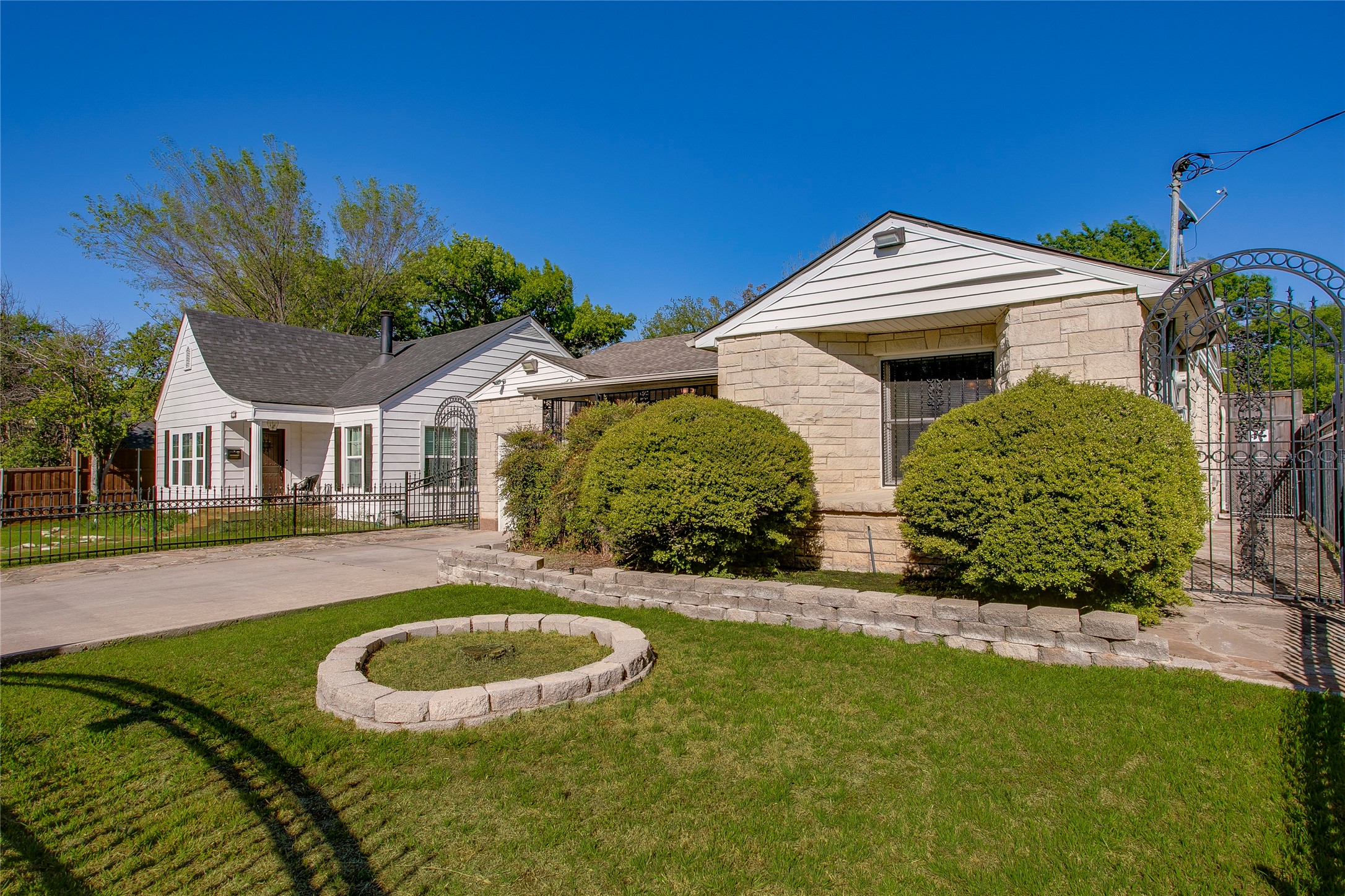 614 Marshalldell Avenue Dallas TX 75211