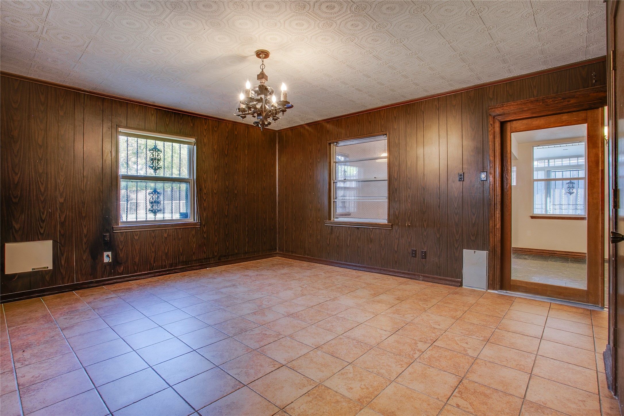 614 Marshalldell Avenue Dallas TX 75211