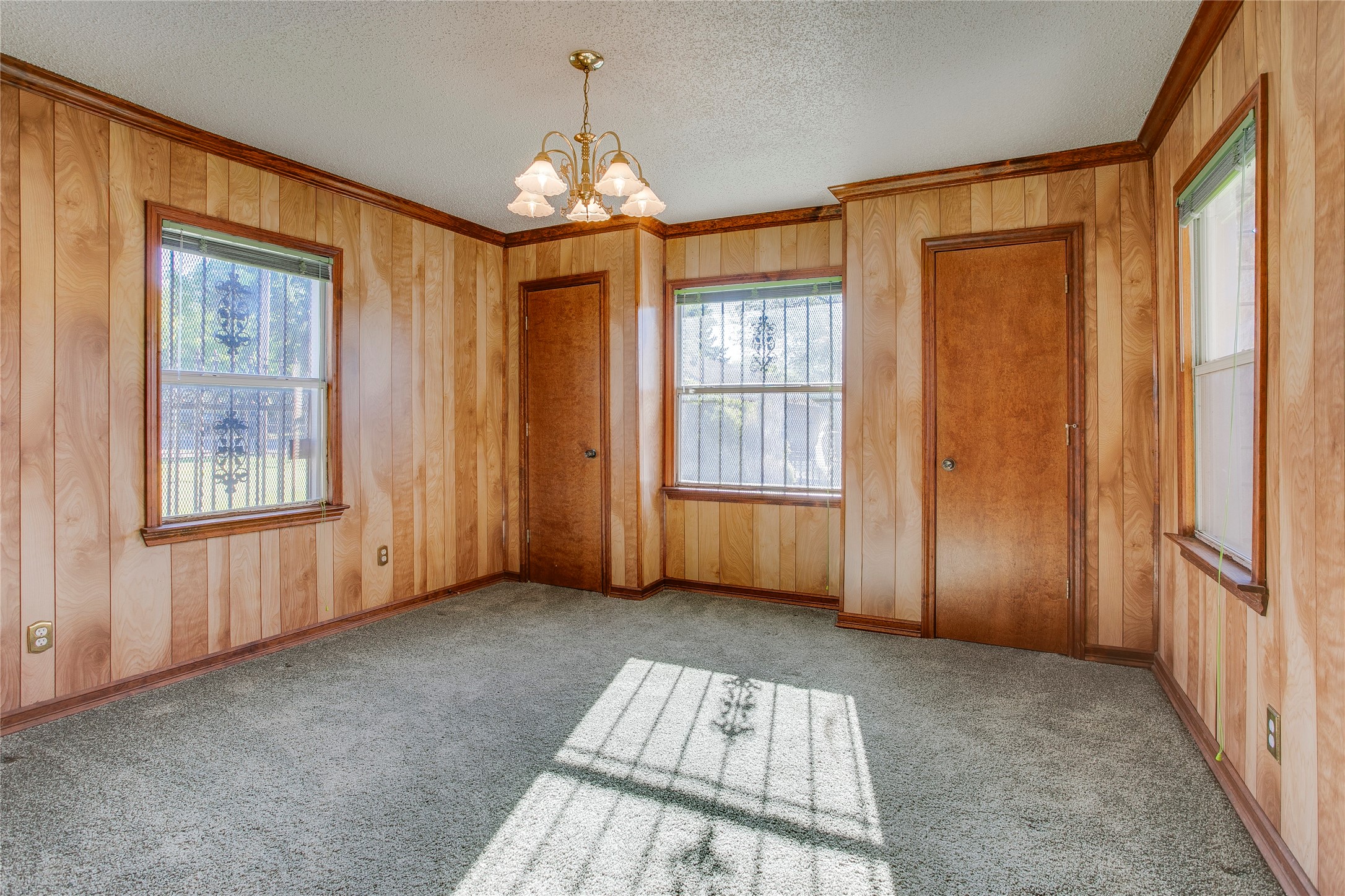 614 Marshalldell Avenue Dallas TX 75211