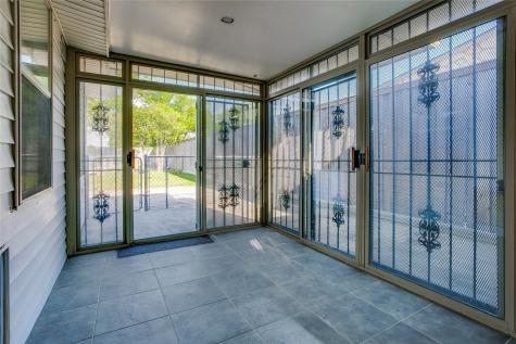 614 Marshalldell Avenue Dallas TX 75211