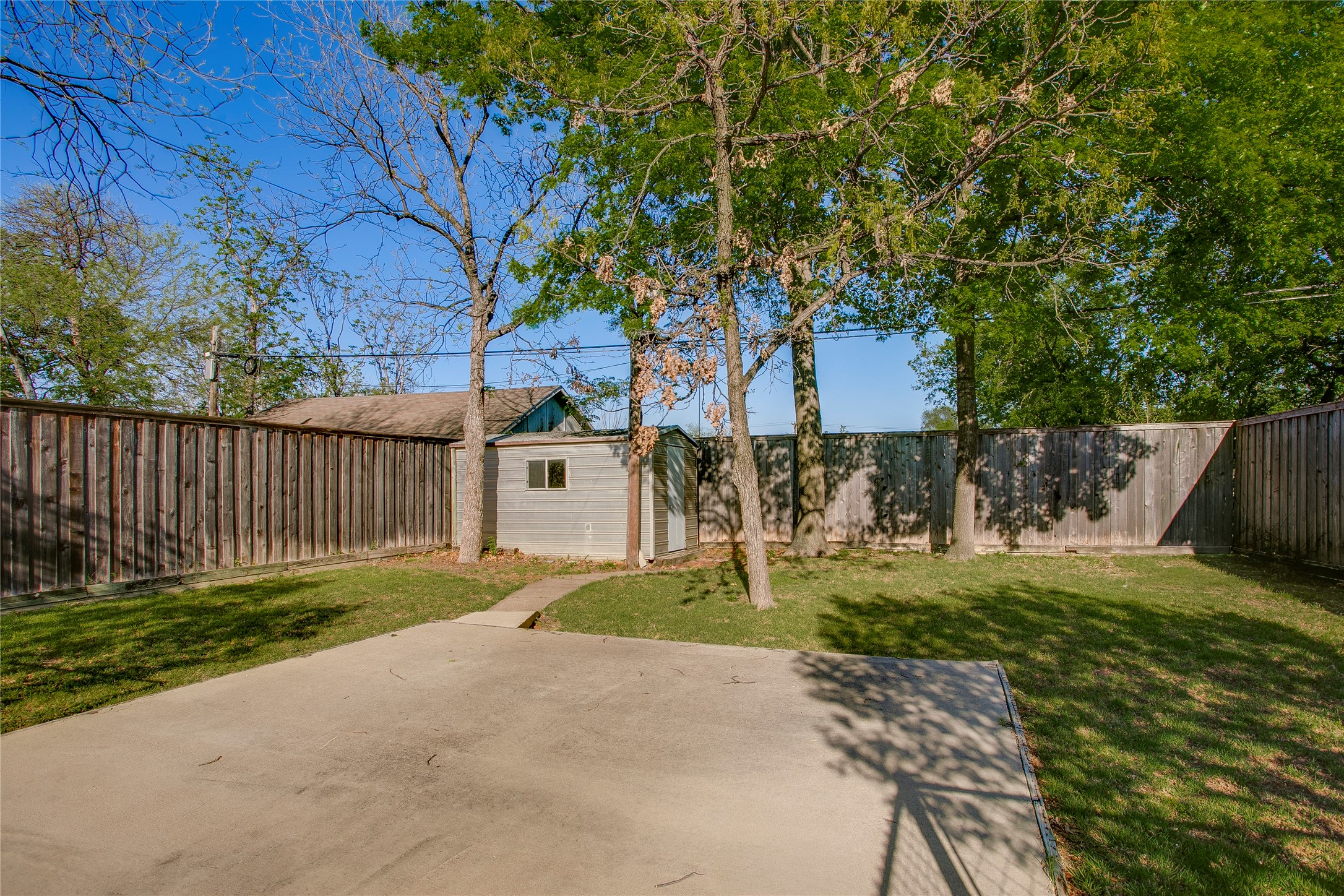 614 Marshalldell Avenue Dallas TX 75211