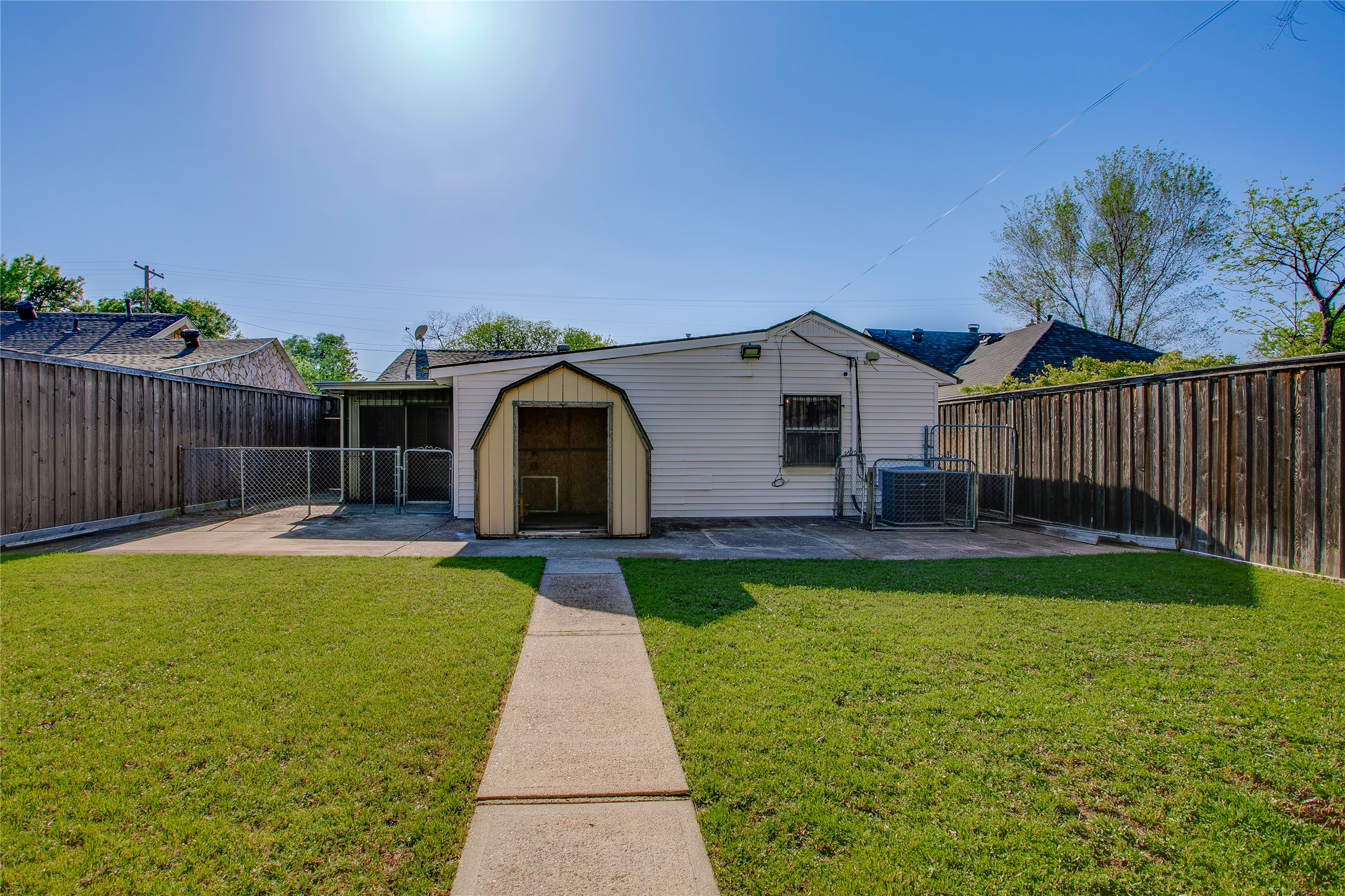 614 Marshalldell Avenue Dallas TX 75211