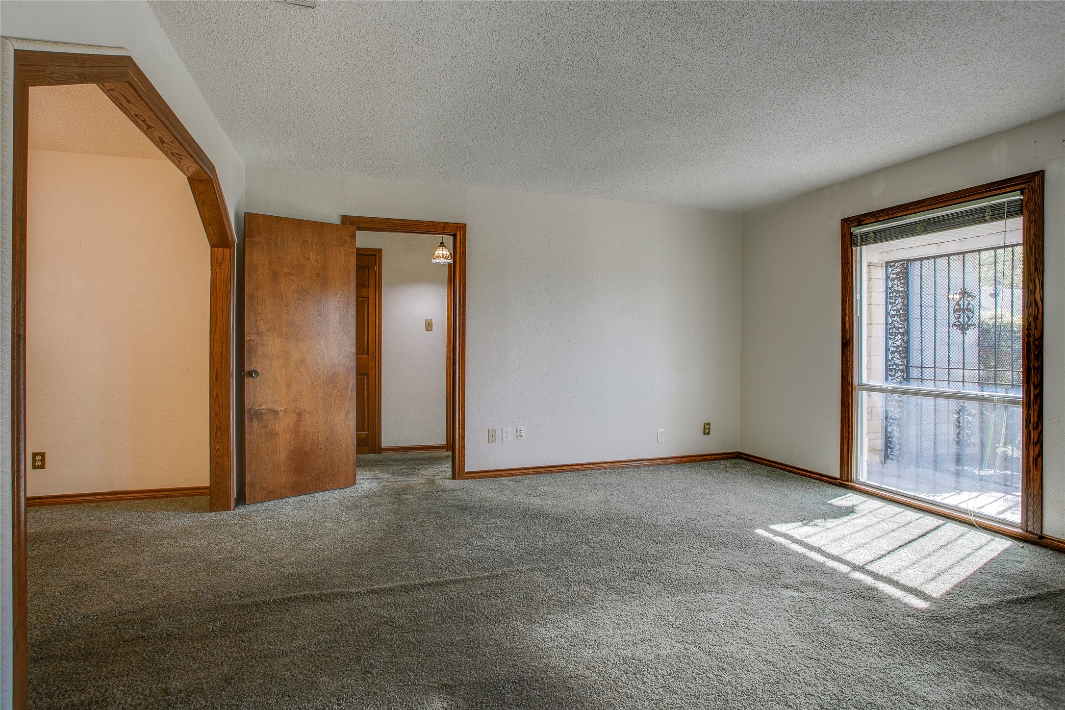 614 Marshalldell Avenue Dallas TX 75211